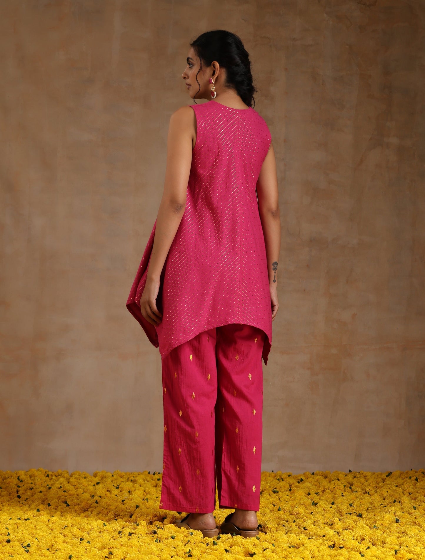 trueBrowns Pink Gold Cotton Handkerchief Co-Ord Set - Swadesiicart