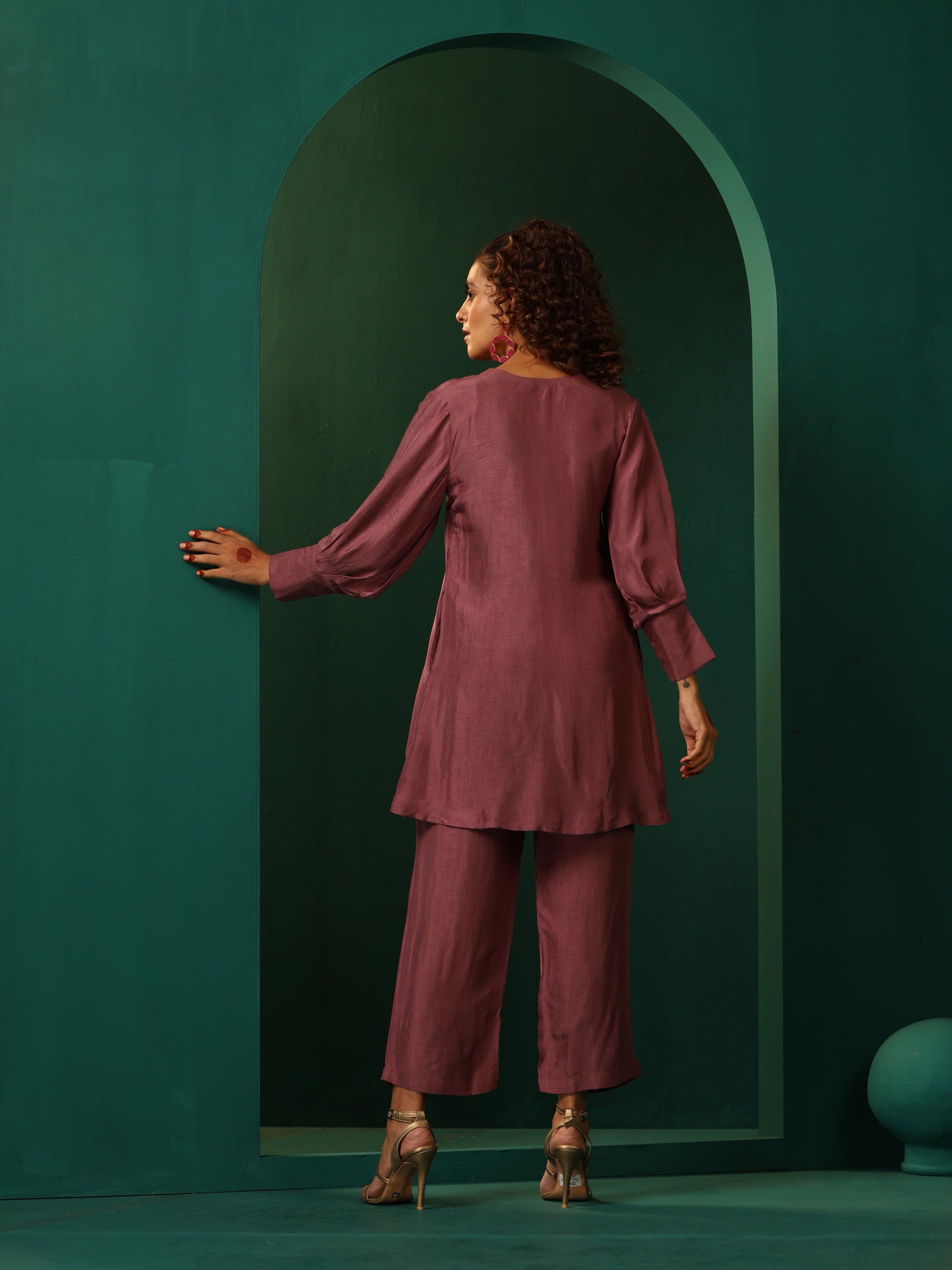 trueBrowns Light Mauve Silk Front Pleat Co-ord Set - Swadesiicart