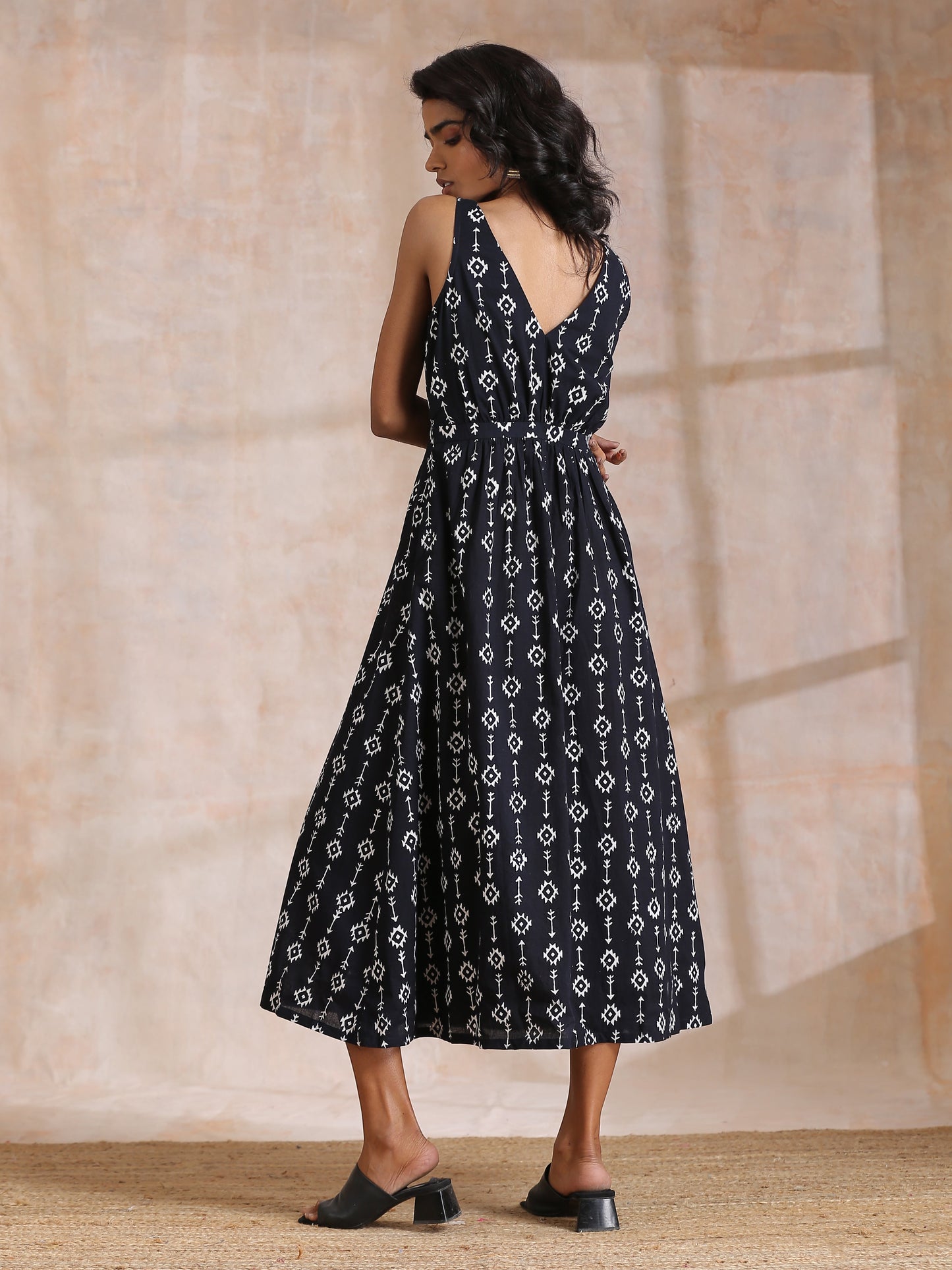 trueBrowns Black White Geometric Print Cotton Sleeveless Wrap Dress | Swadesiicart