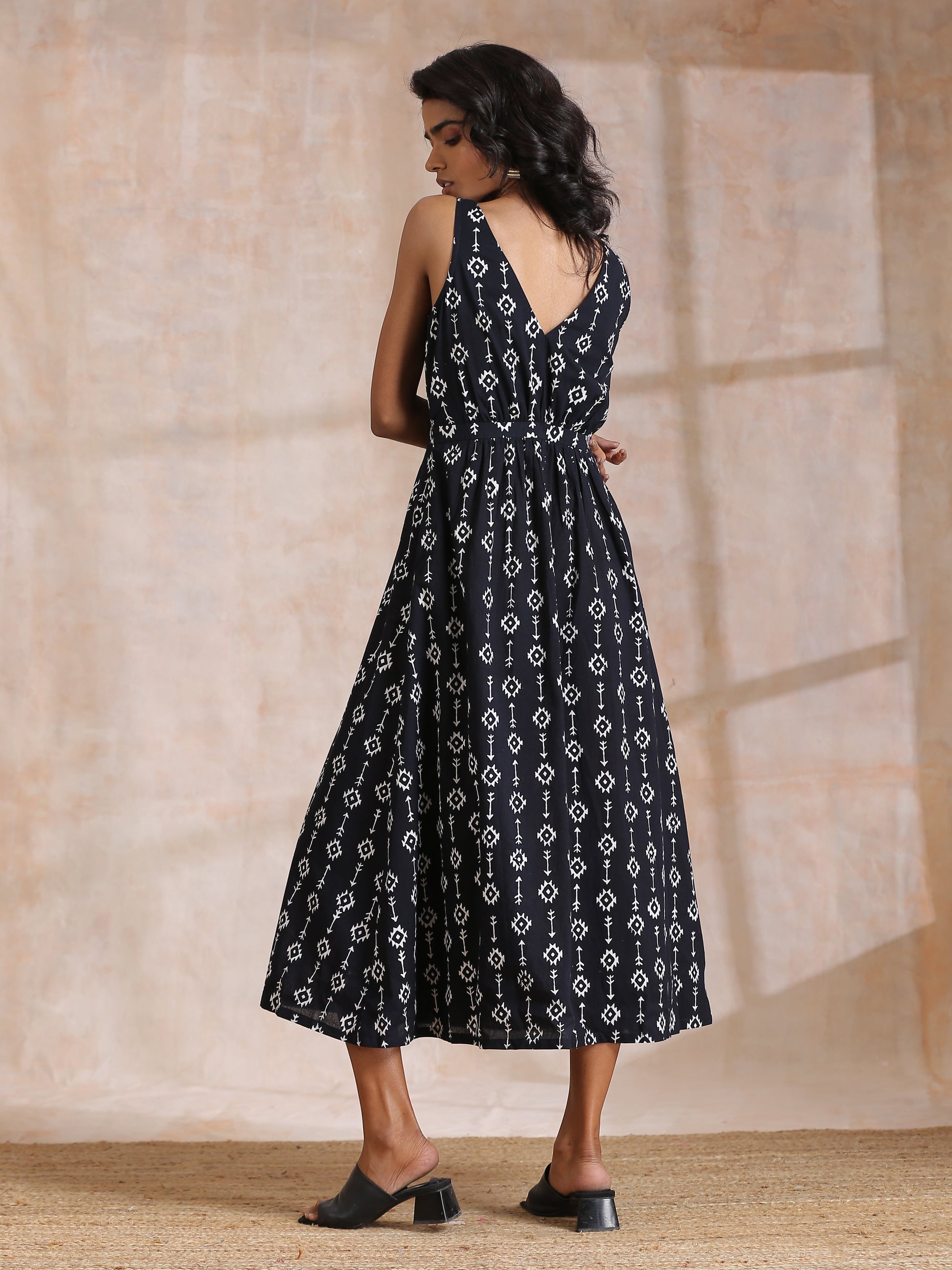 trueBrowns Black White Geometric Print Cotton Sleeveless Wrap Dress | Swadesiicart