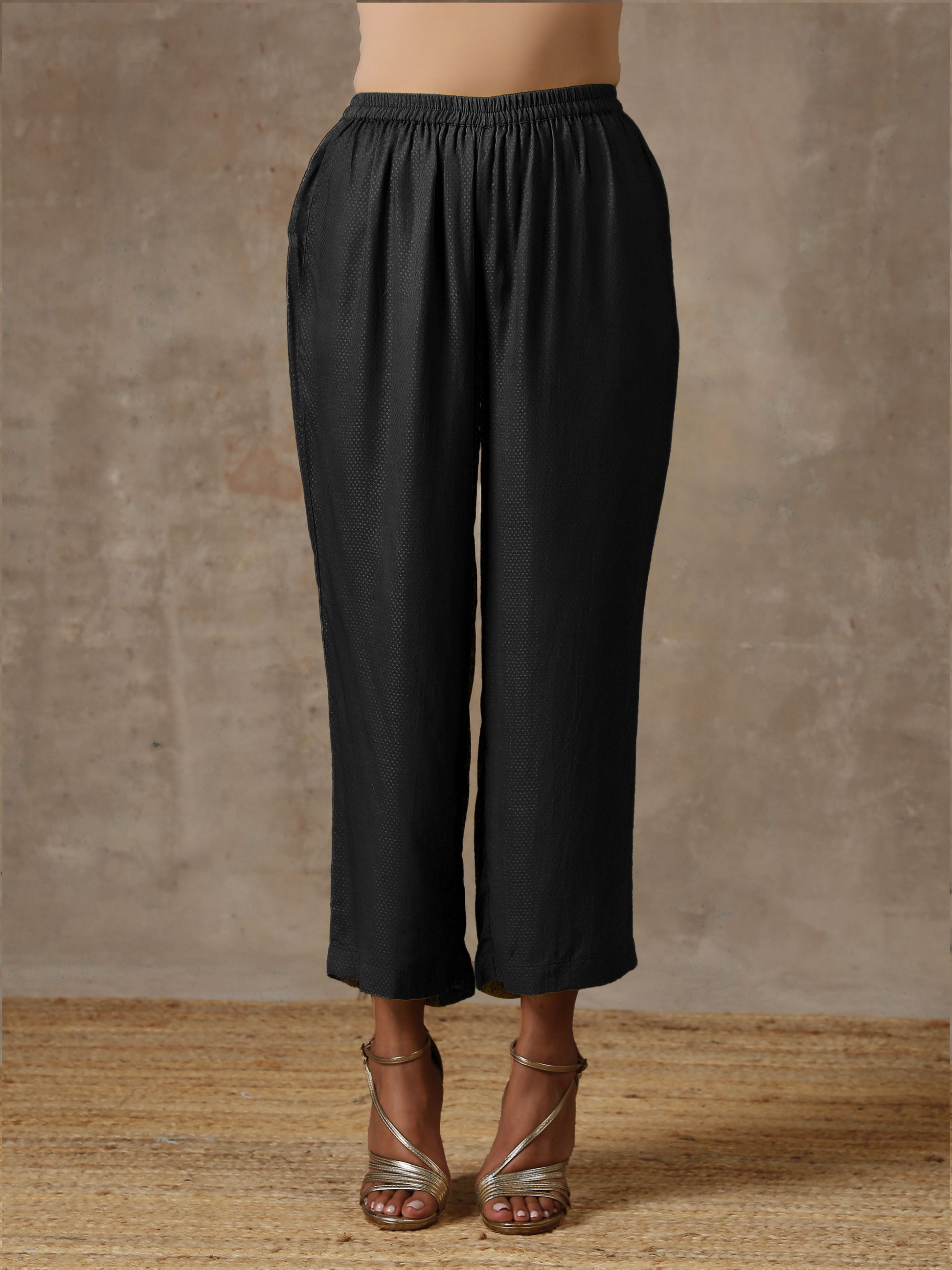 trueBrowns Black Solid Textured Co-Ord Set - Swadesiicart