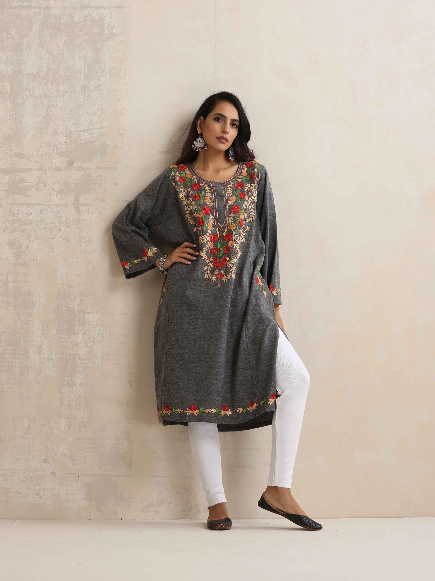 trueBrowns White Woollen Leggings | Swadesiicart