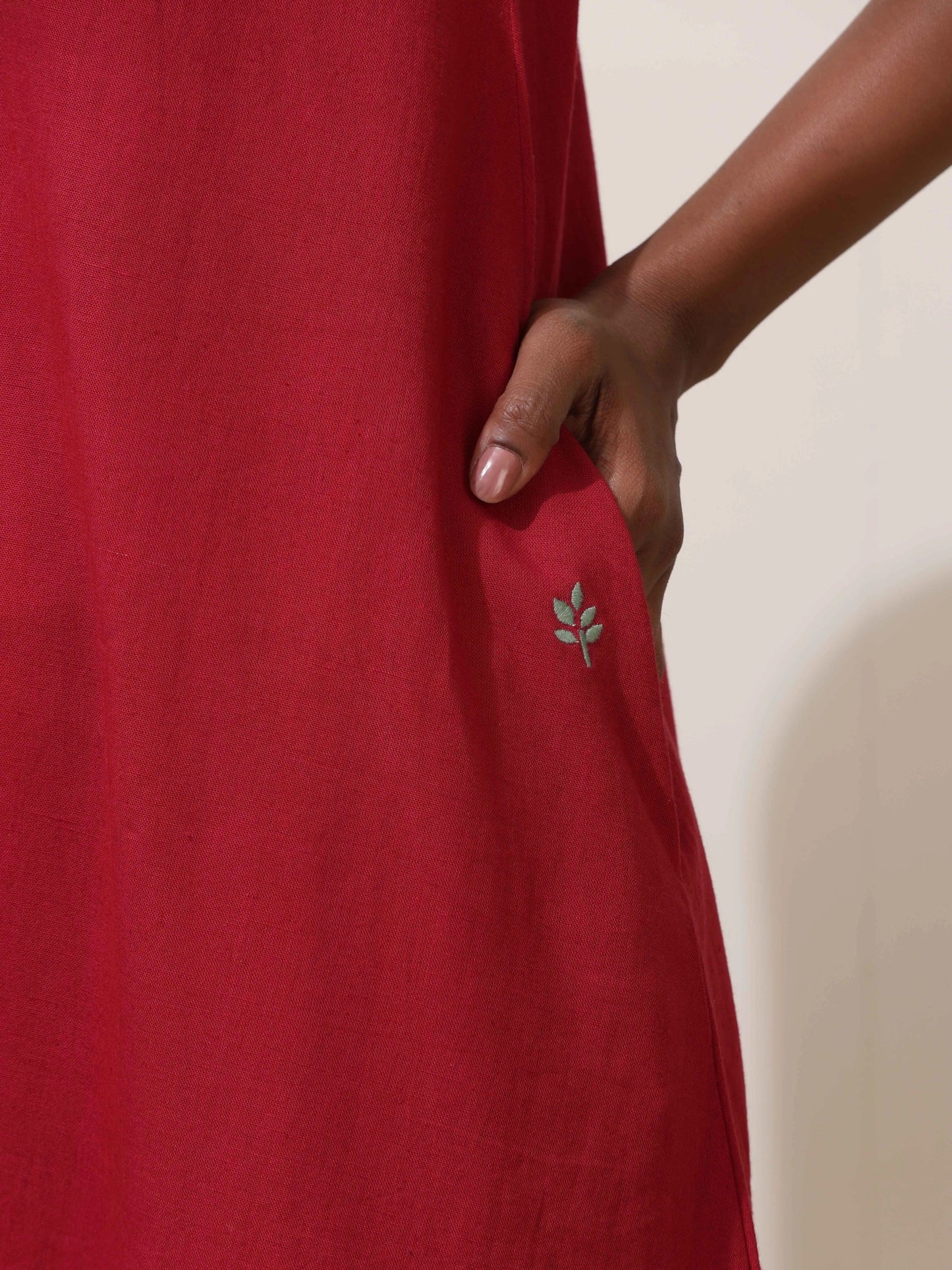 trueBrowns Maroon Cotton Linen Dress | Swadesiicart