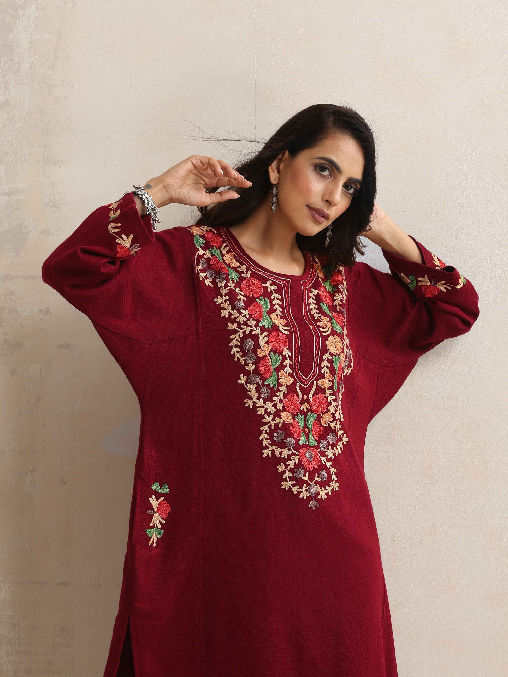 trueBrowns Maroon Kashmiri Embroidered Woollen Phiran Kurta | Swadesiicart