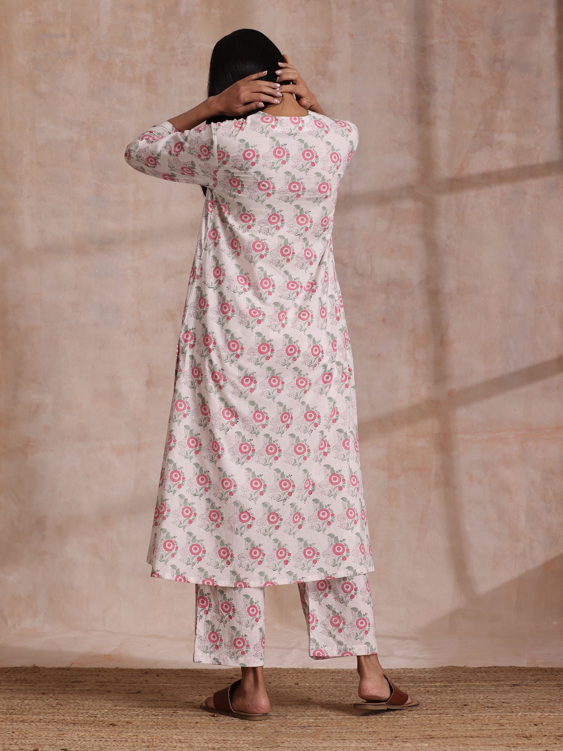 trueBrowns Pink Green Buta On White Block Print Cotton Slit Kurta Pant Set | Swadesiicart