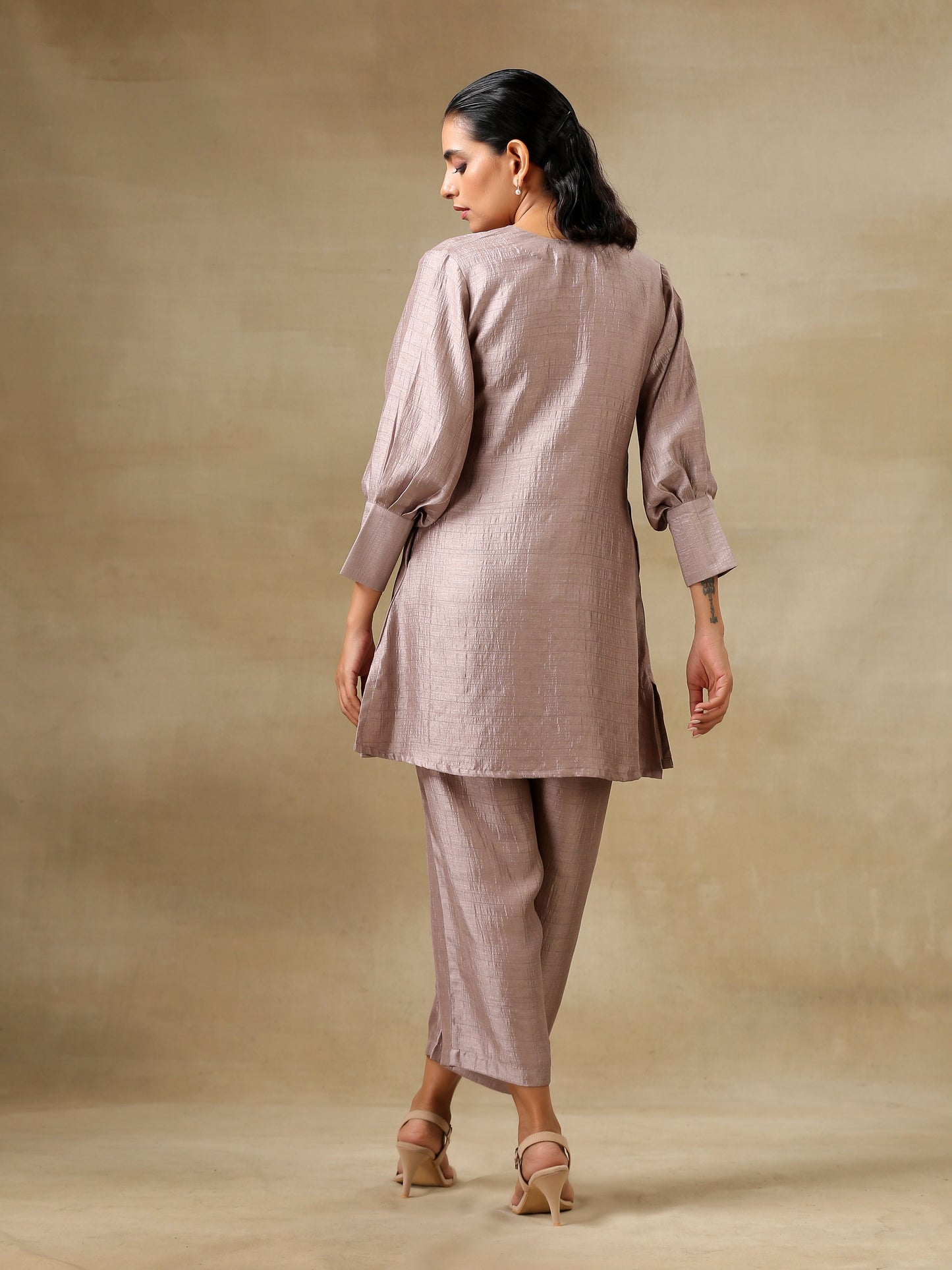 trueBrowns Grey Textured Silk Neck Pleat Co-Ord Set - Swadesiicart