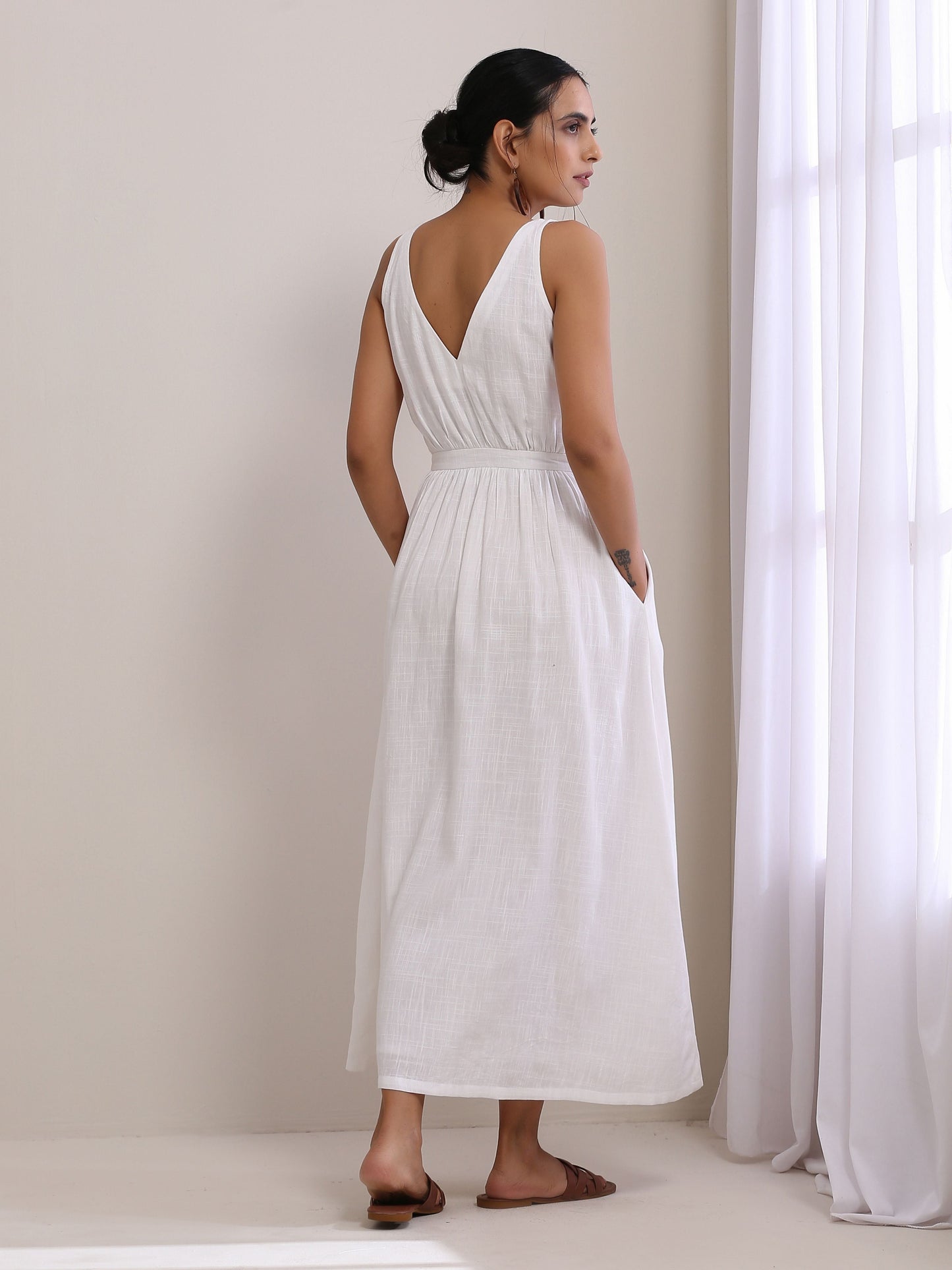 trueBrowns White Slub Texture Sleeveless Wrap Dress | Swadesiicart