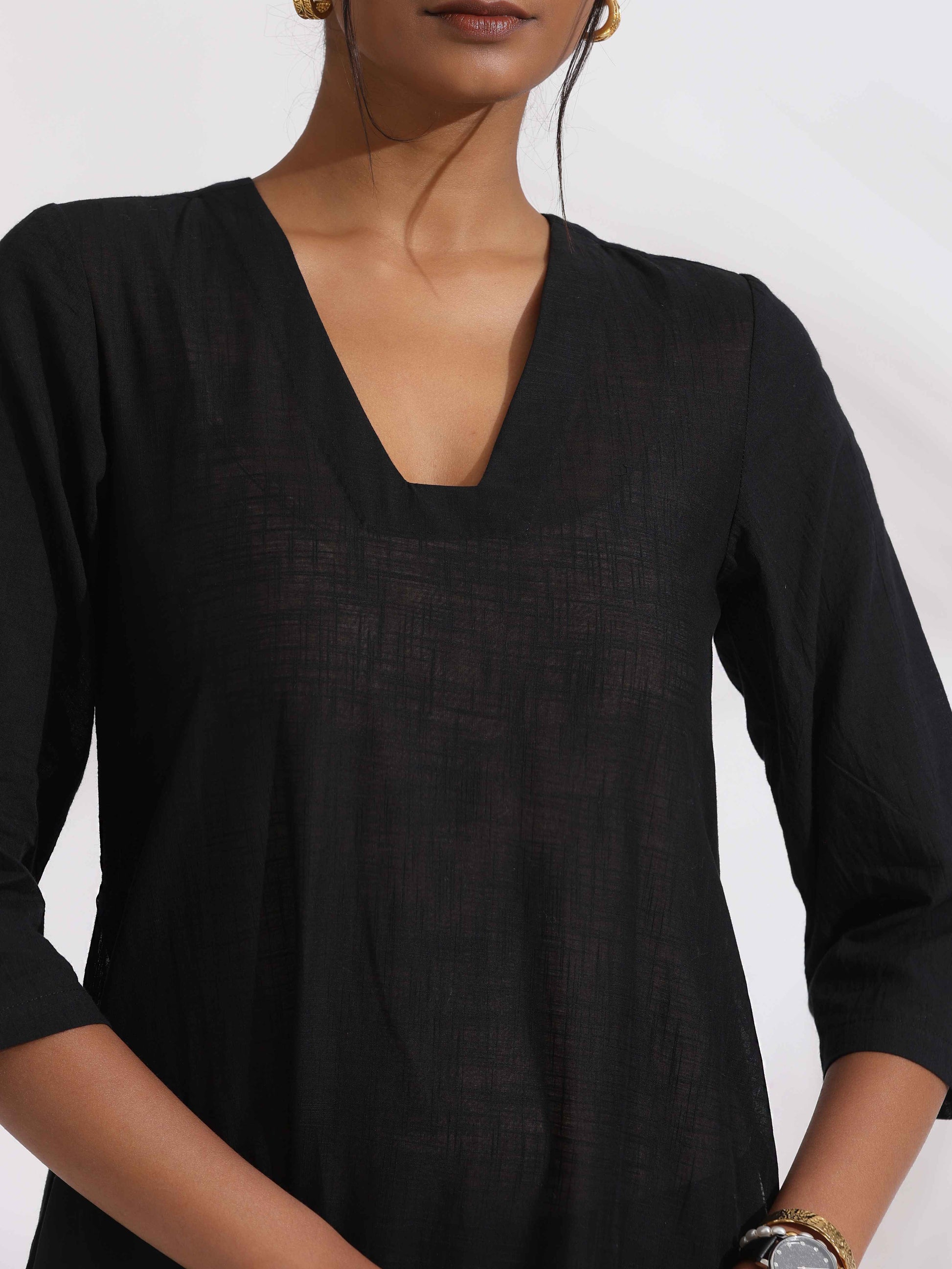 trueBrowns Black Cotton Schiffli Kurta Set | Swadesiicart
