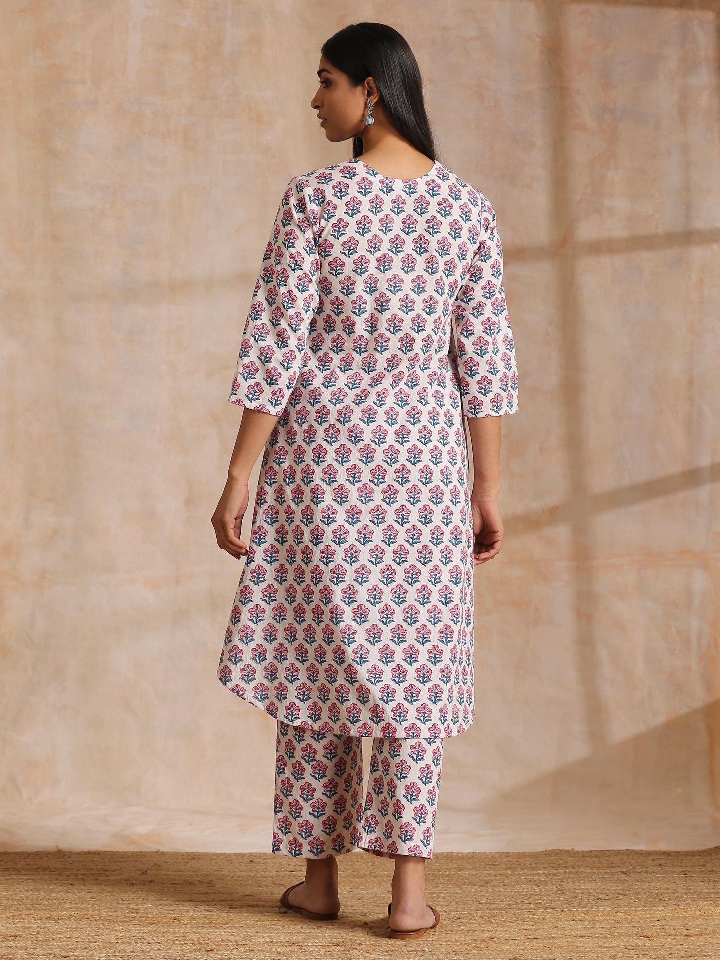 trueBrowns White With Pink Blue Floral Block Print Cotton Flared Slit Kurta Pant Set | Swadesiicart