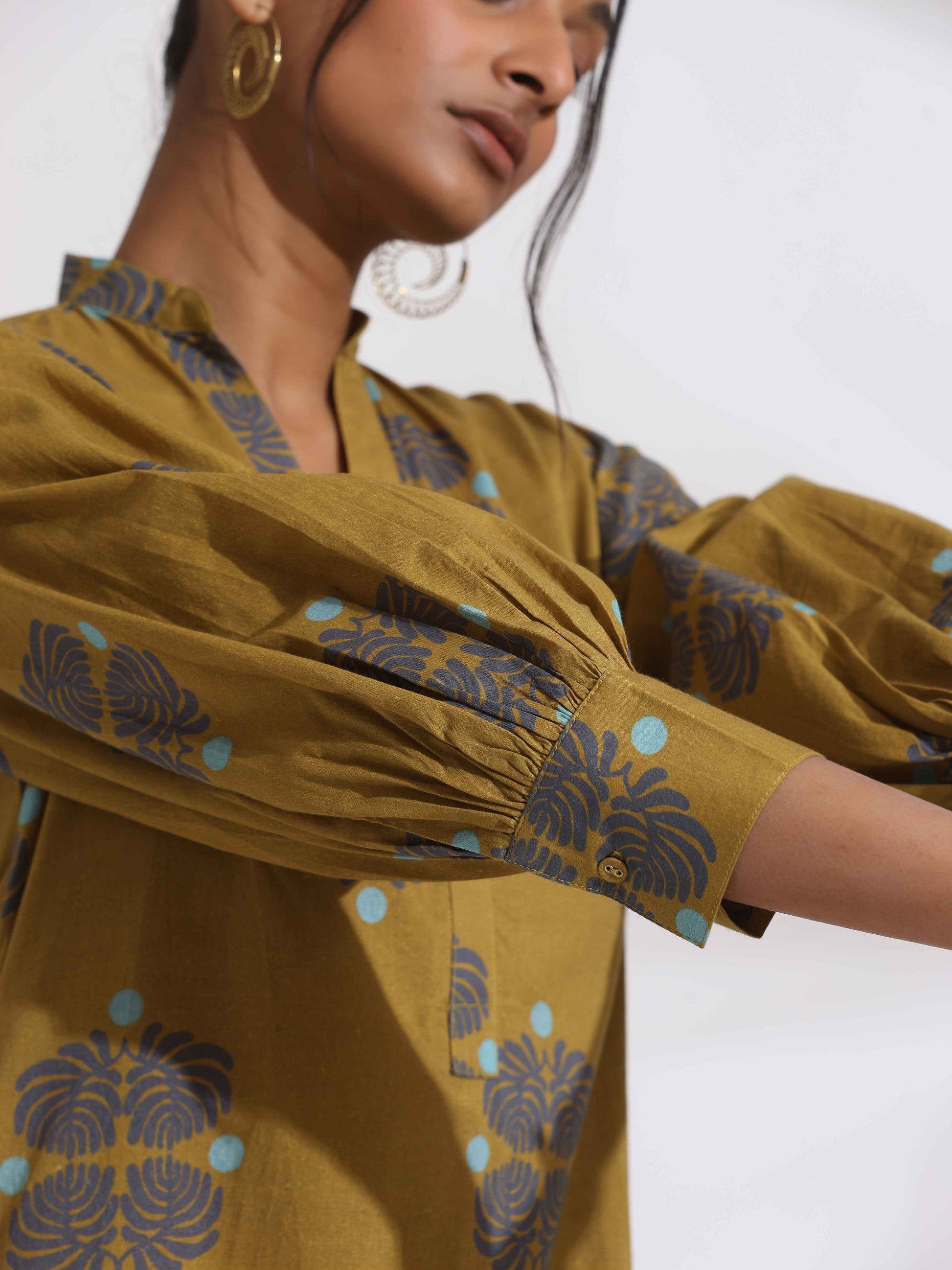 trueBrowns Green Cotton Print Straight Kurta Set | Swadesiicart