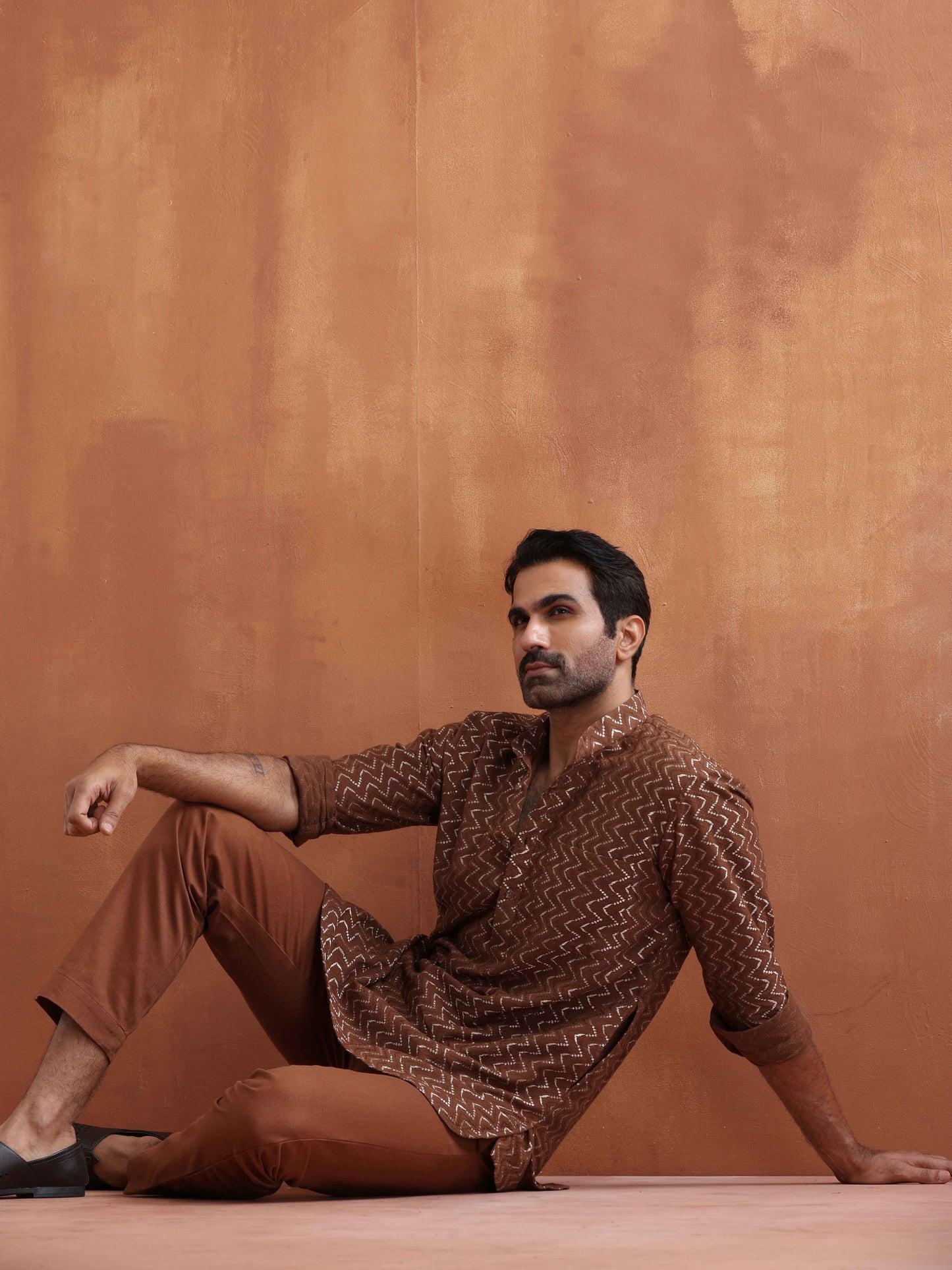 trueBrowns Men's Brown Cotton Dobby Short Kurta | Swadesiicart