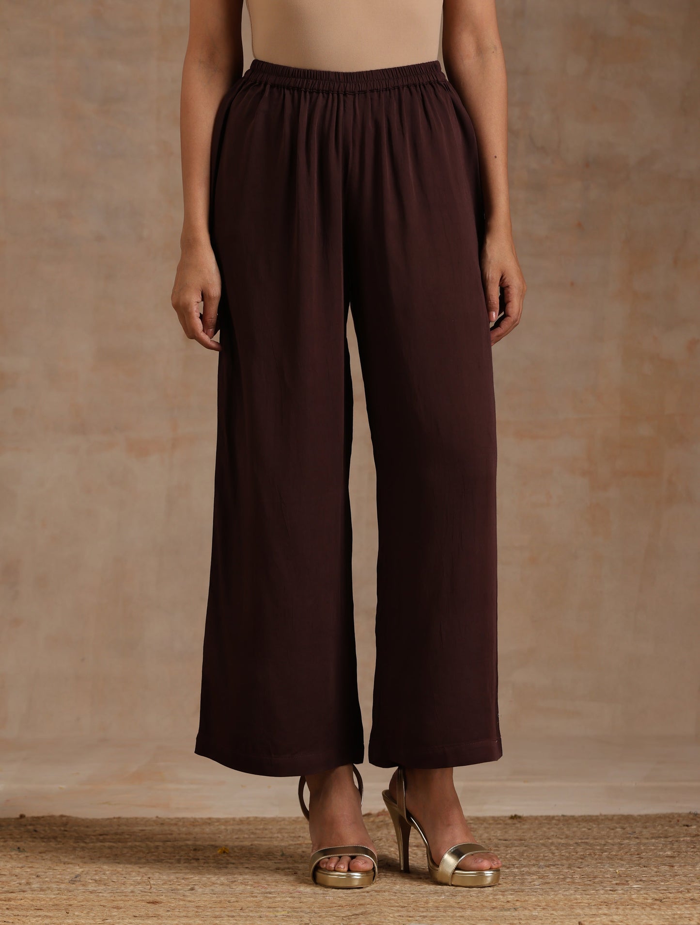 trueBrowns Cola Brown Modal Satin Oversized Kurta Set | Swadesiicart