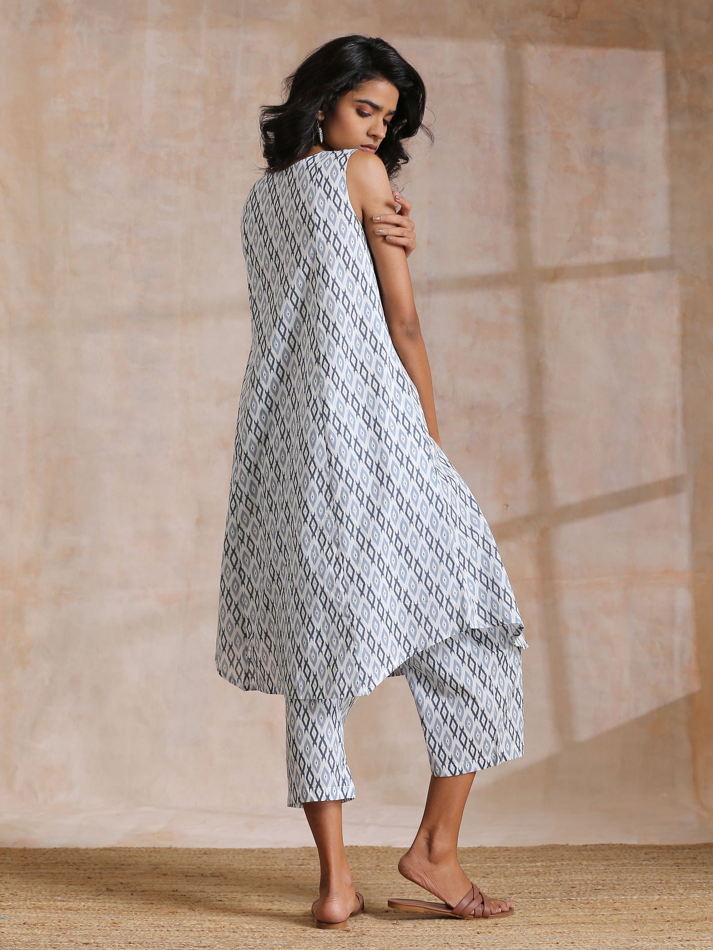 trueBrowns Multi Grey On Grey Ikat Print Cotton High-Low Co-Ord Set - Swadesiicart