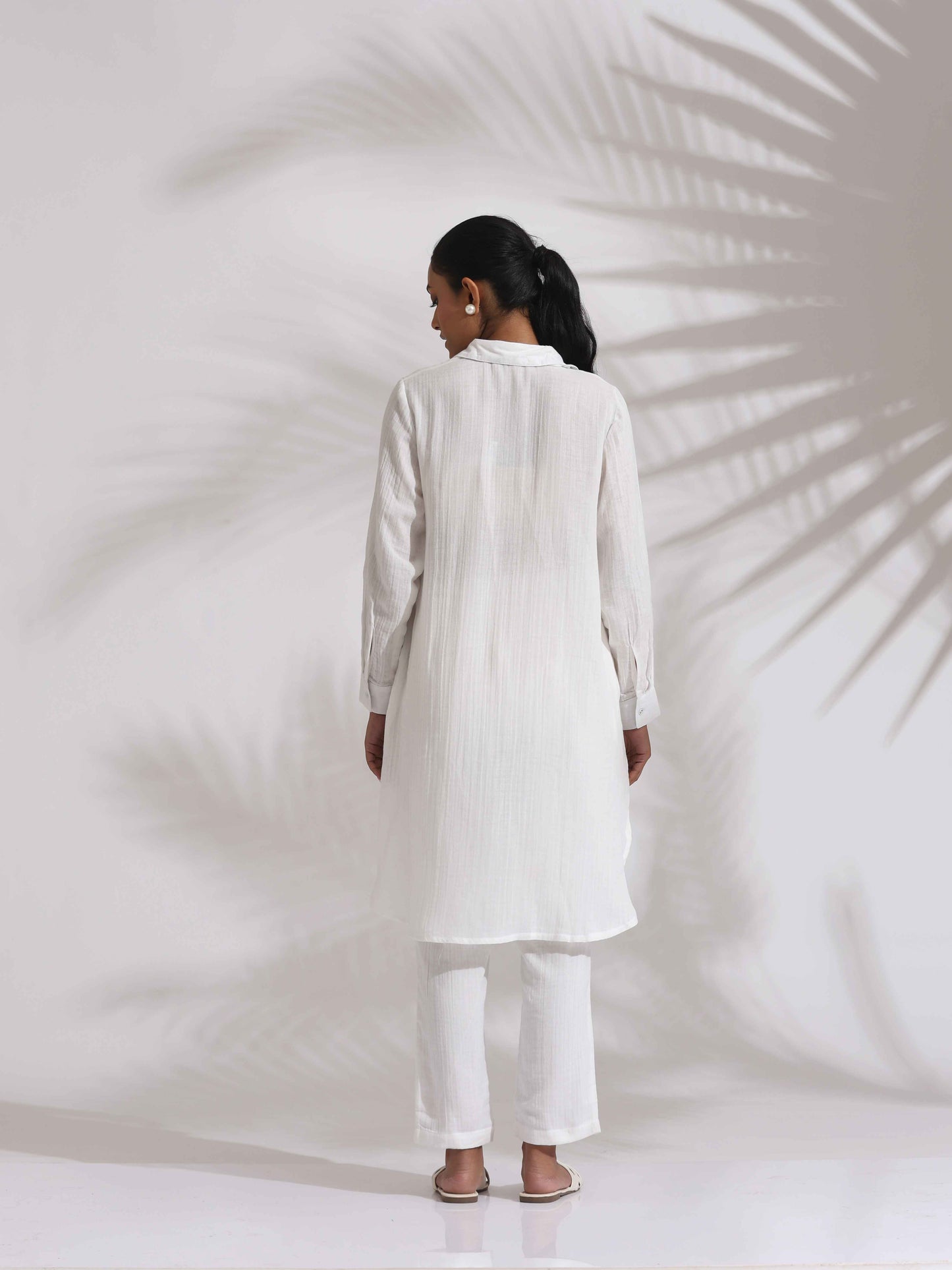trueBrowns White Cotton Embroidered Kurta Co-ord Set - Swadesiicart