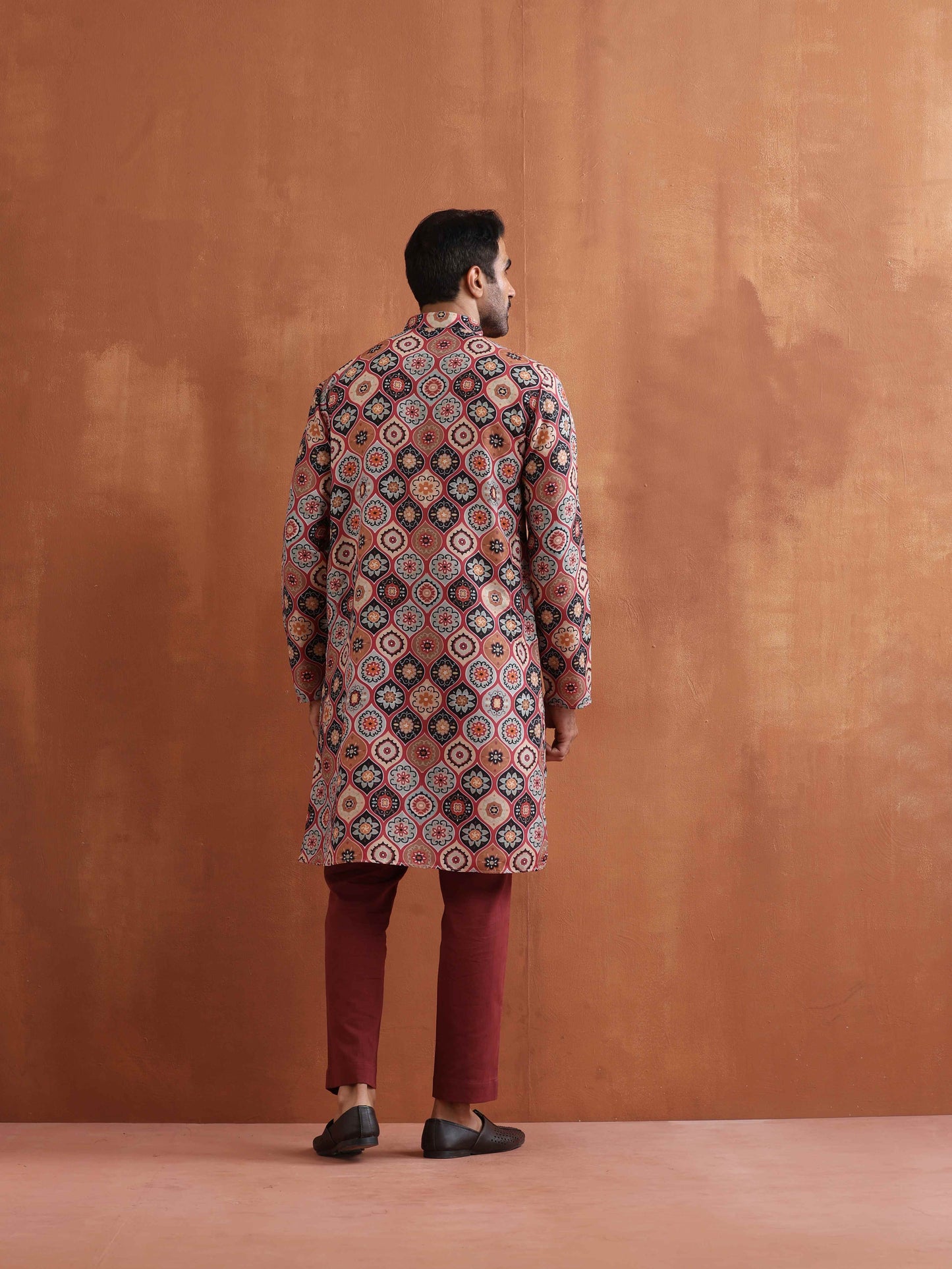 trueBrowns Men's Rust Geometric Printed Kurta | Swadesiicart