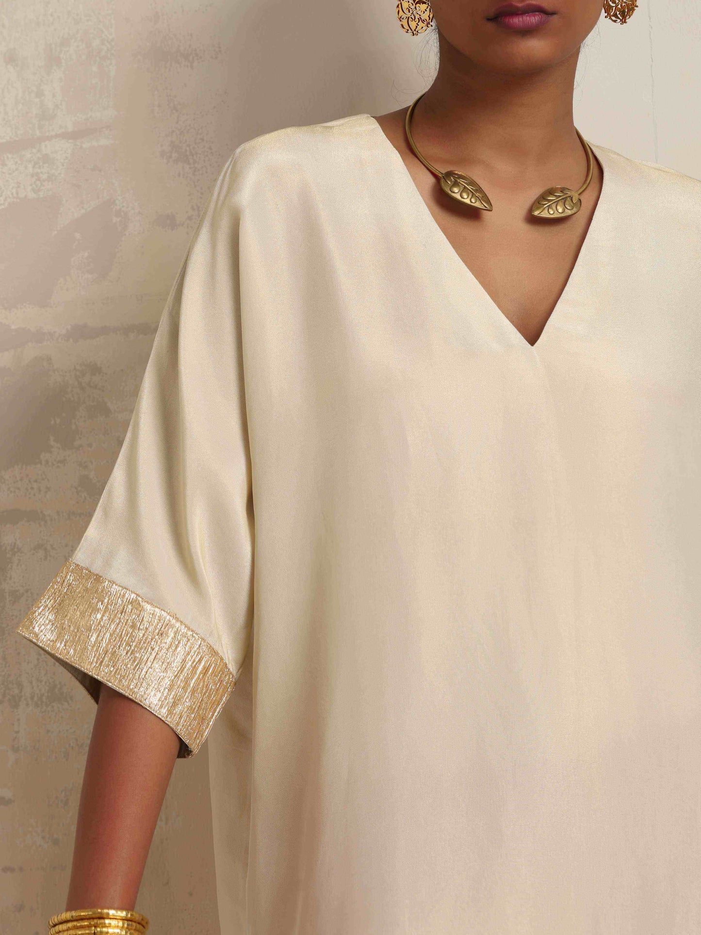trueBrowns Ivory Tissue Kurta Co-ord Set - Swadesiicart
