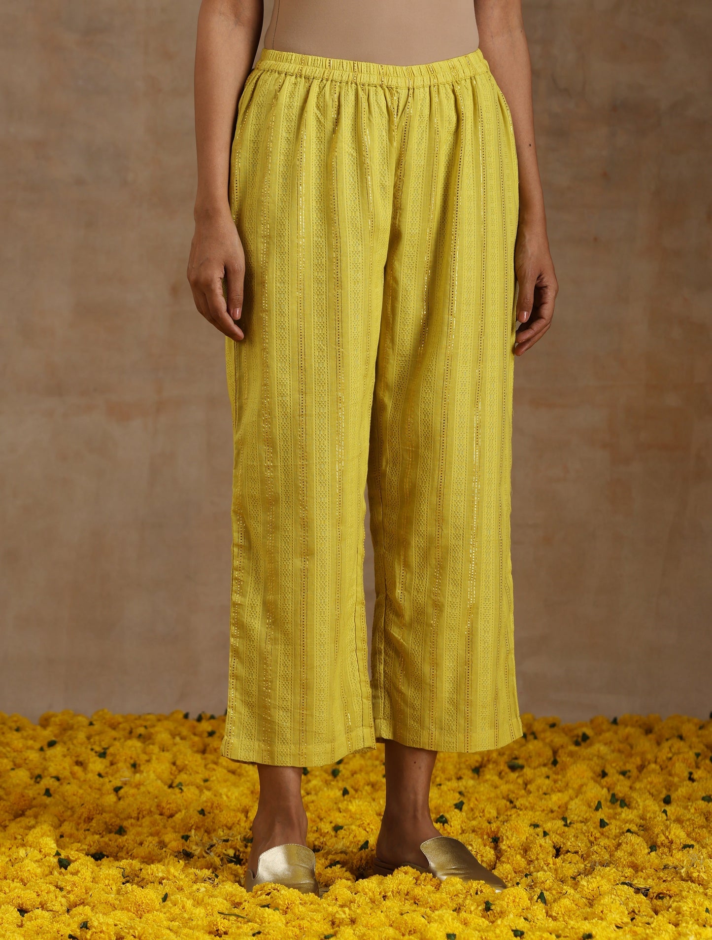 trueBrowns Lime Gold Cotton Relax High Slit Kurta Set | Swadesiicart