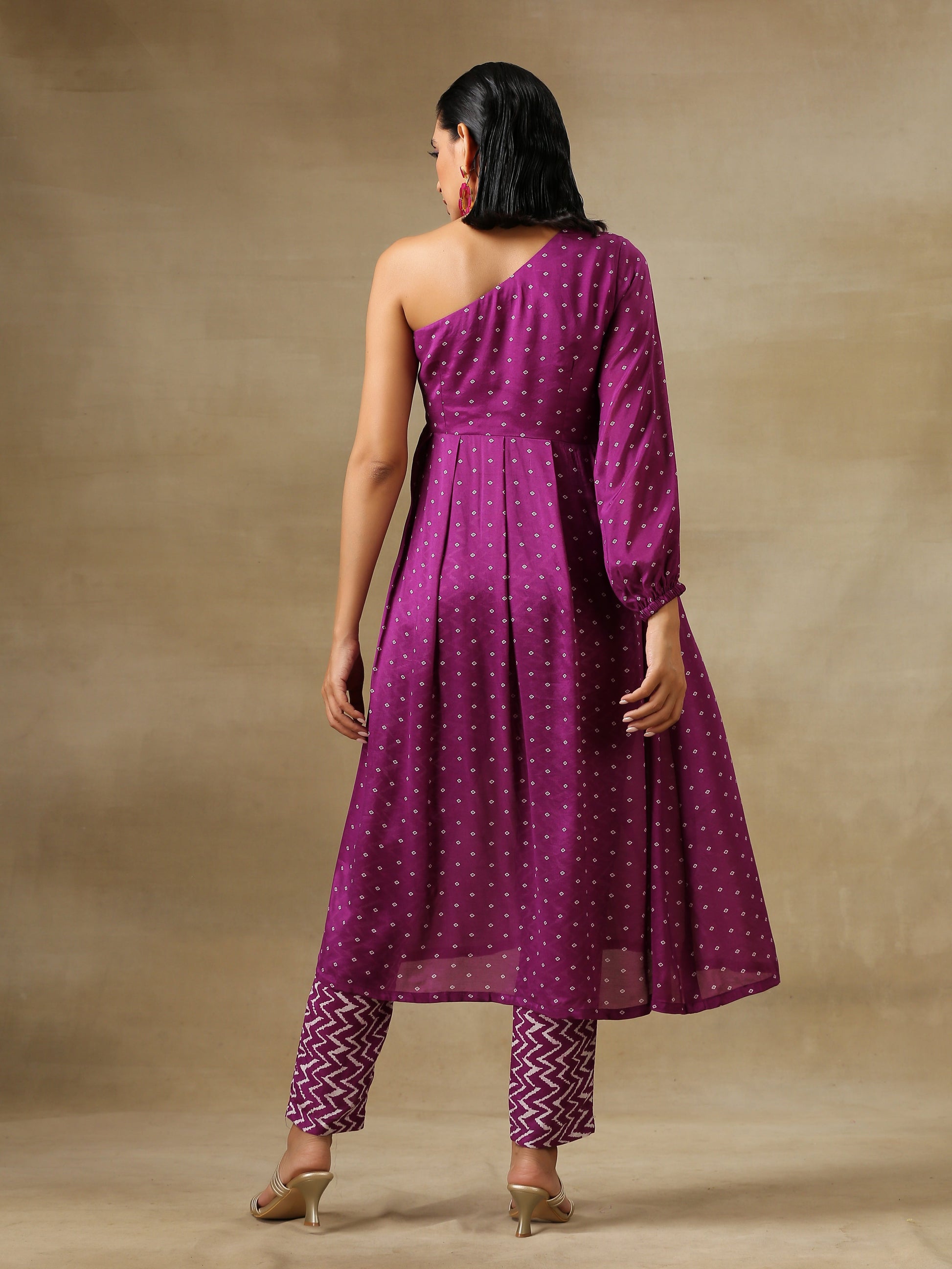 trueBrowns Purple Bandhani Printed Silk One Shoulder Kurta Pant Set | Swadesiicart
