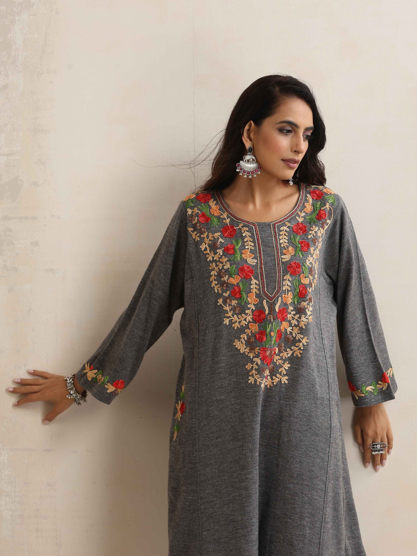 trueBrowns Grey Kashmiri Embroidered Woollen Phiran Kurta | Swadesiicart