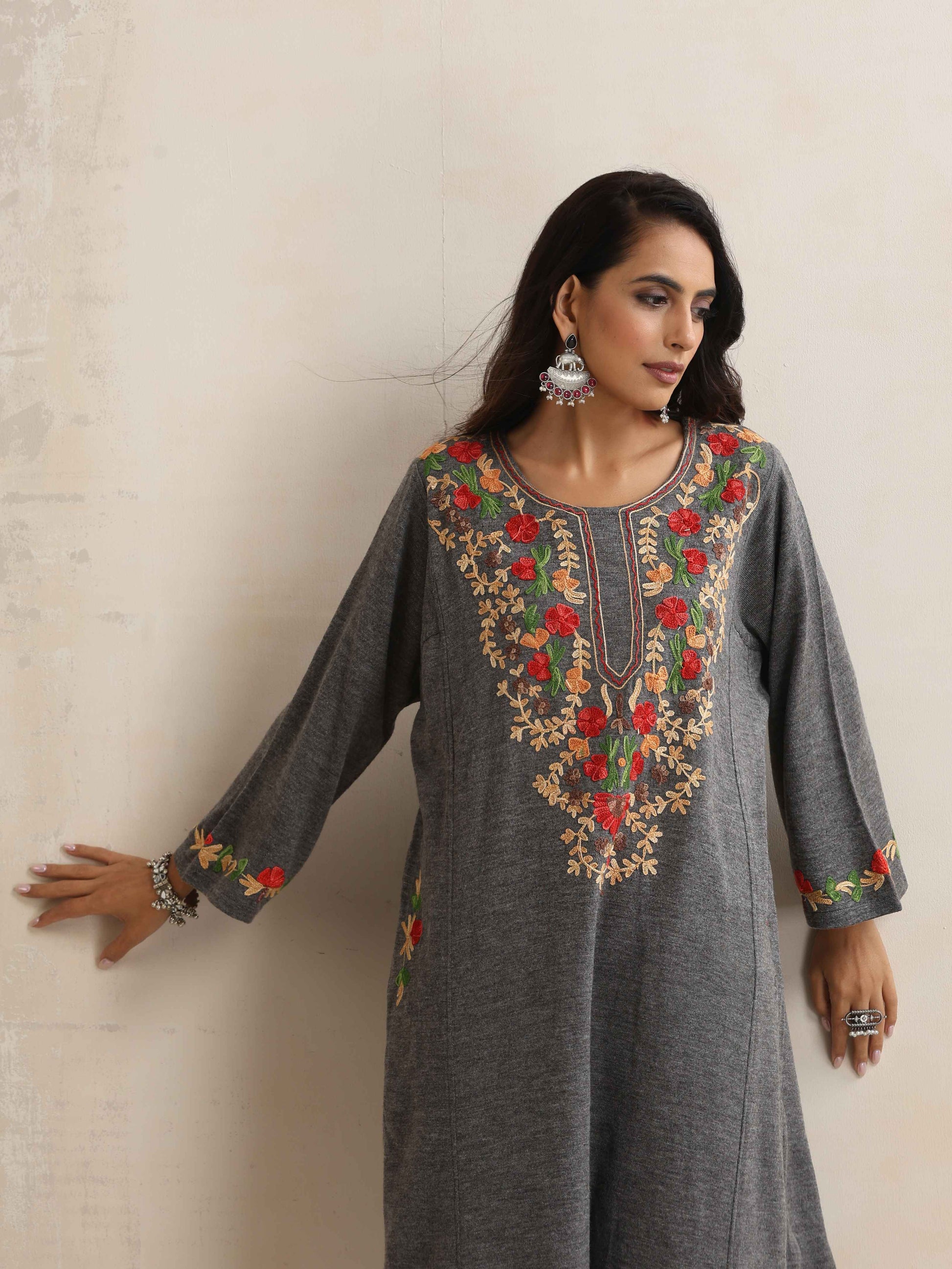 trueBrowns Grey Kashmiri Embroidered Woollen Phiran Kurta | Swadesiicart