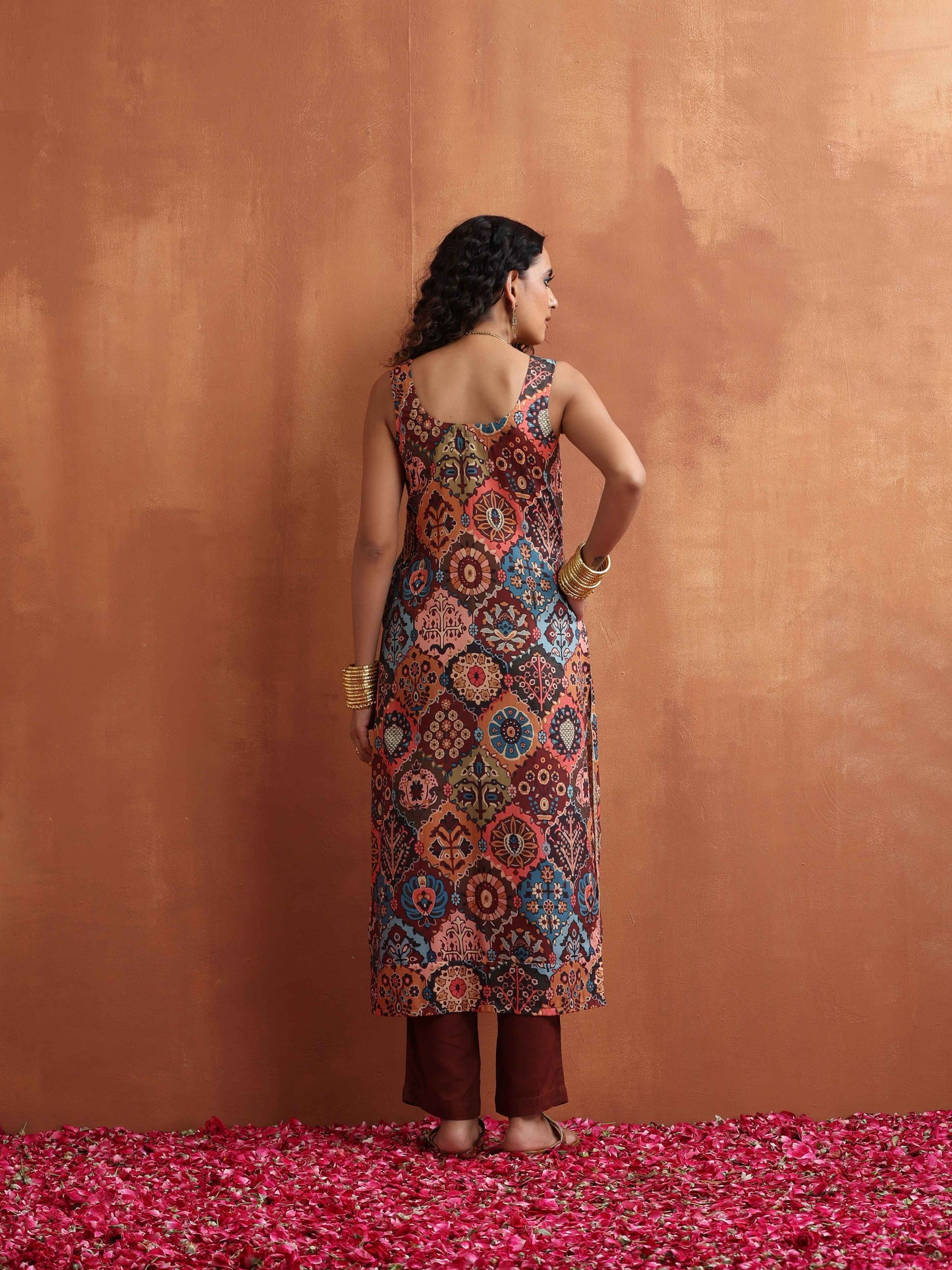 trueBrowns Cola Print Straight Kurta Set | Swadesiicart