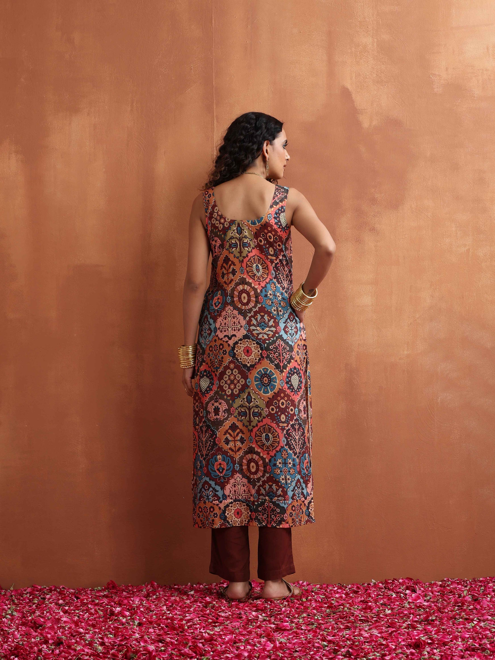 trueBrowns Cola Print Straight Kurta Set | Swadesiicart