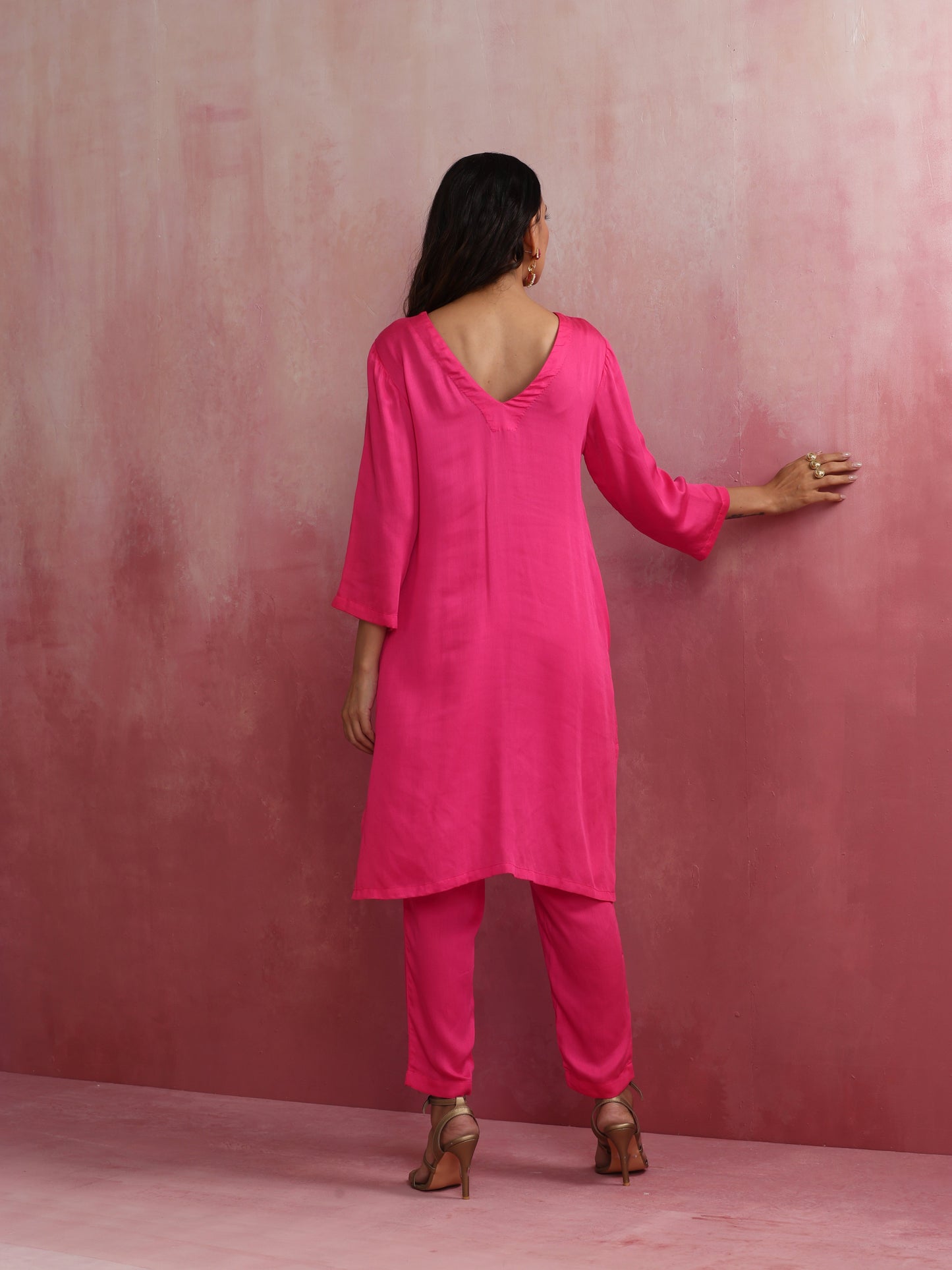 trueBrowns Pink Modal Round Neck Kurta Co-ord Set - Swadesiicart