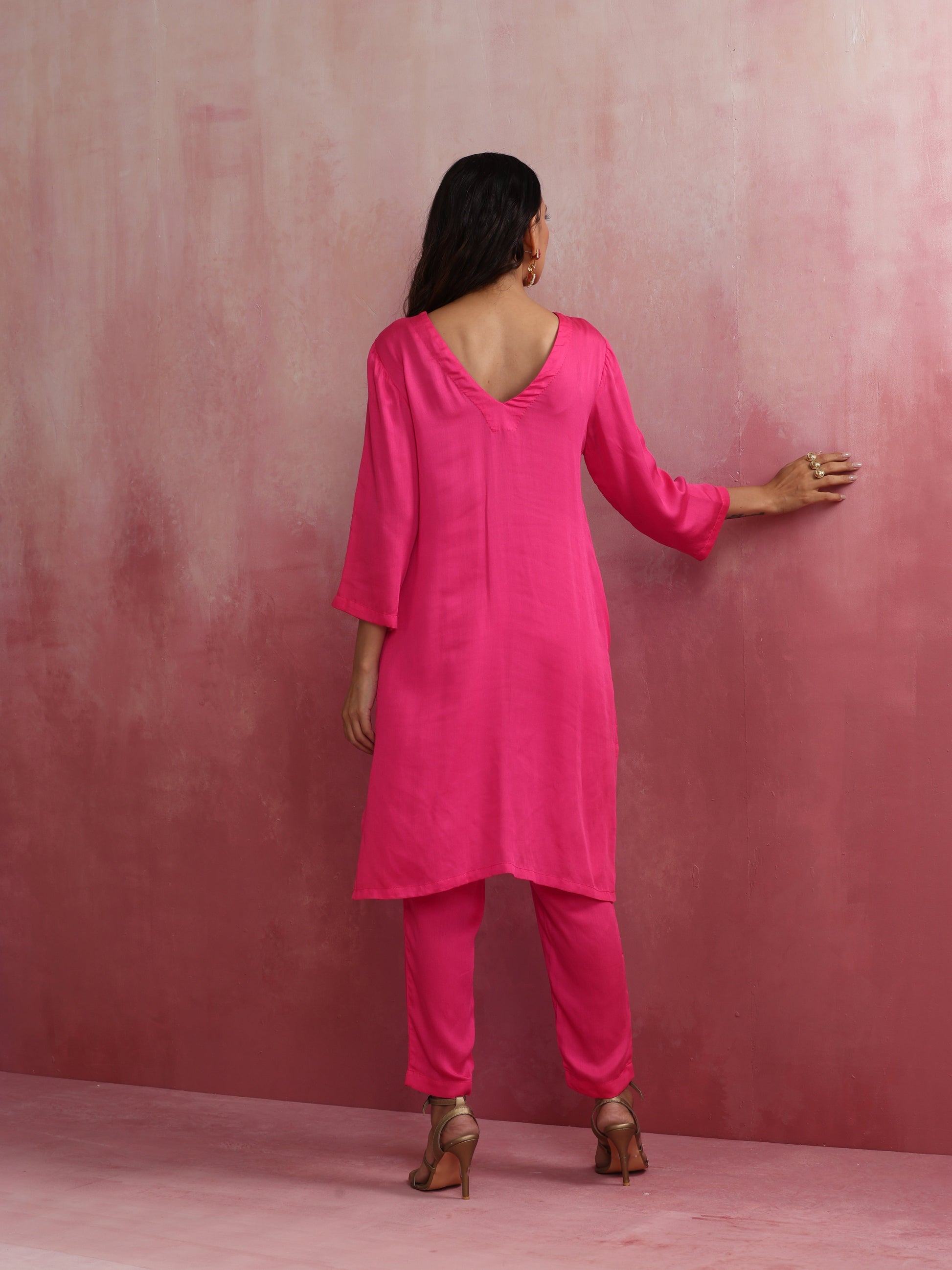 trueBrowns Pink Modal Round Neck Kurta Co-ord Set - Swadesiicart
