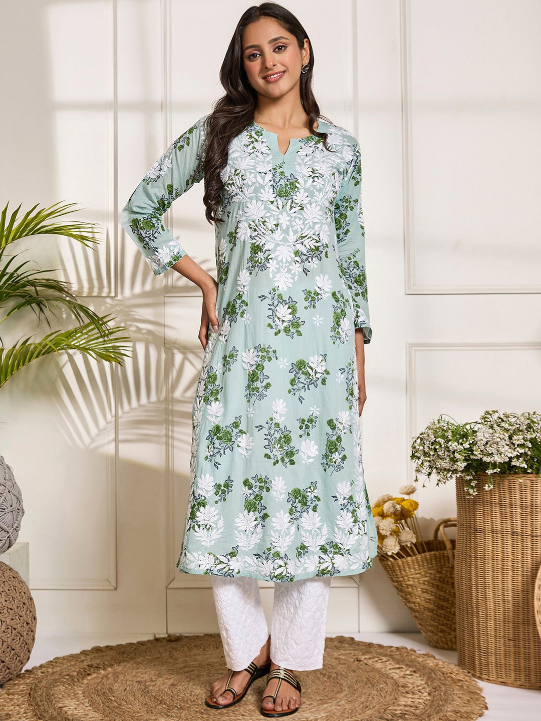 HOUSE OF KARI Floral Embroidered Chikankari Pure Cotton Kurta | Swadesiicart