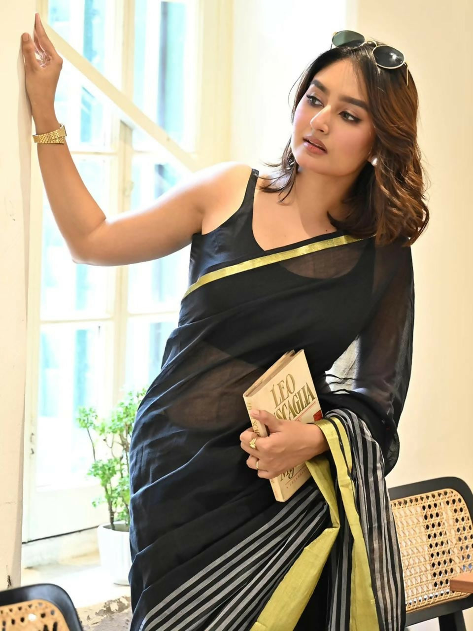 Exclusive Collection Beautiful Pure Cotton Black Woven Handloom Saree With Running Blouse Piece - Swadesiicart