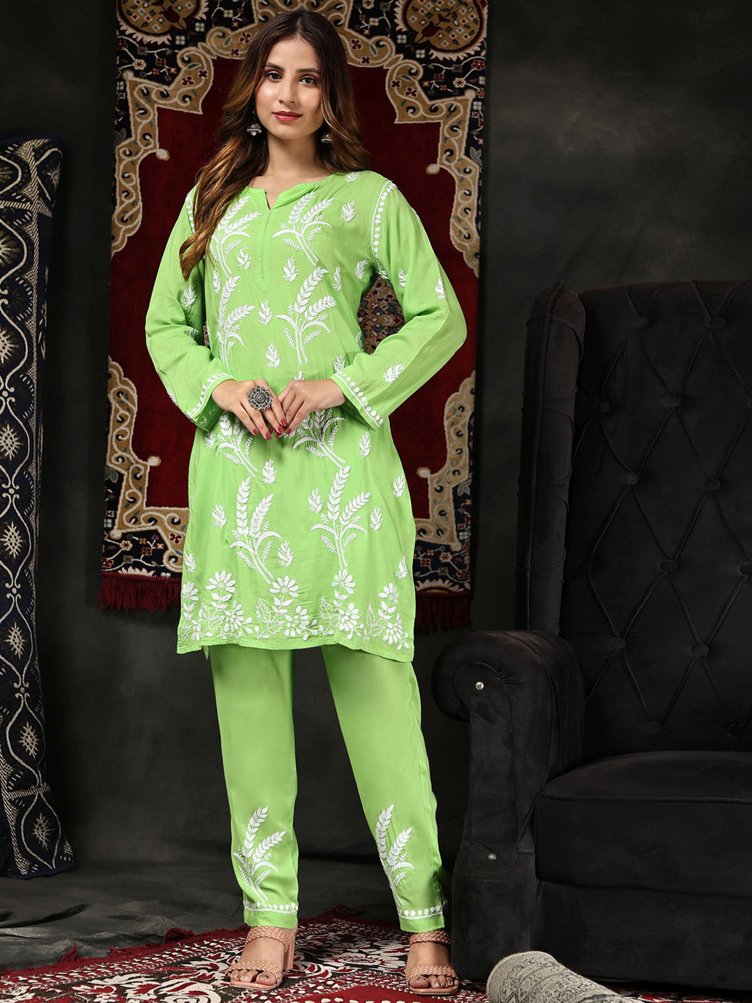 HOUSE OF KARI Floral Embroidered Chikankari Pure Cotton Kurta with Trousers | Swadesiicart