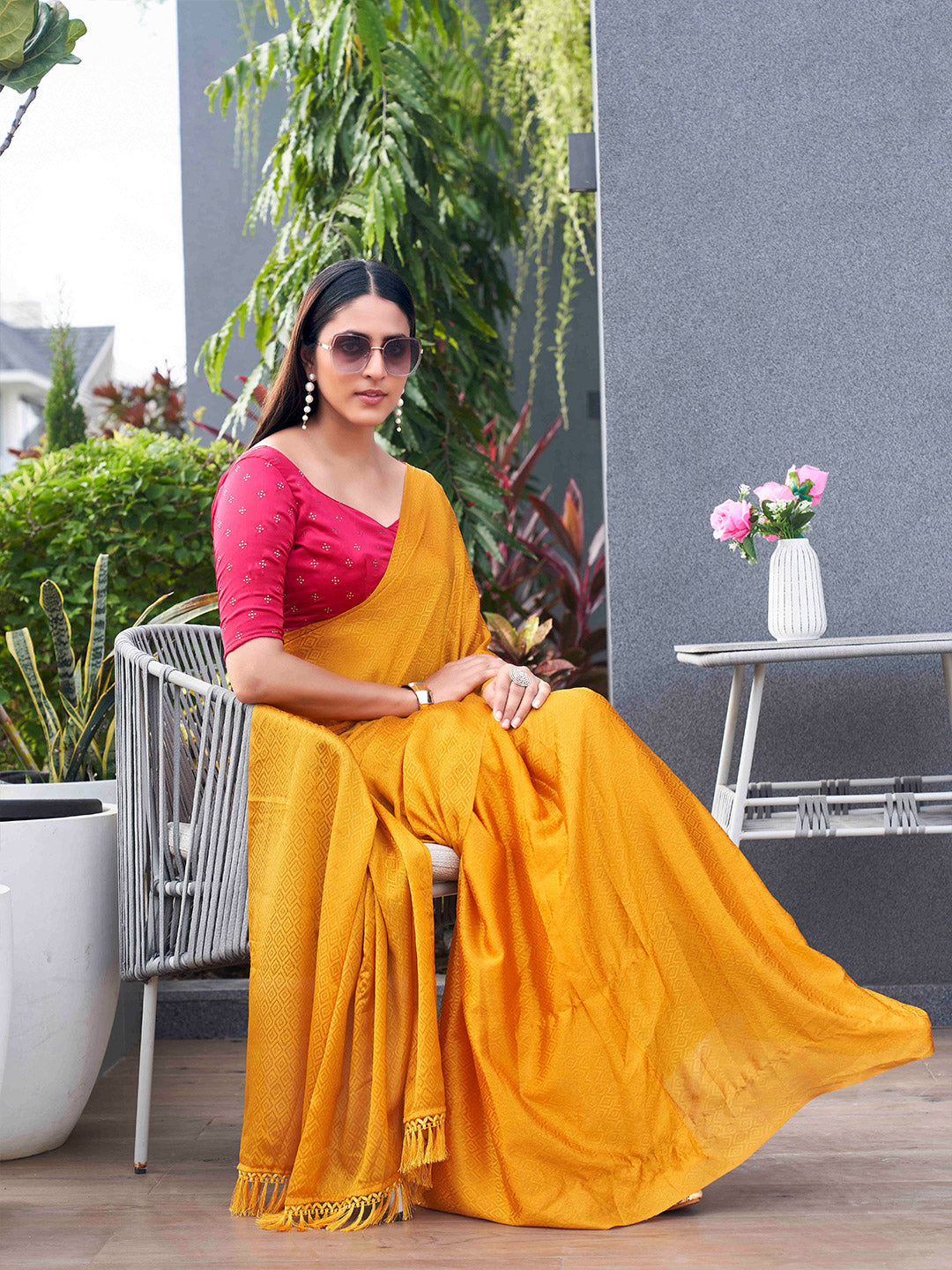 Tikhi Imli Woven Design Crepe Saree | Swadesiicart