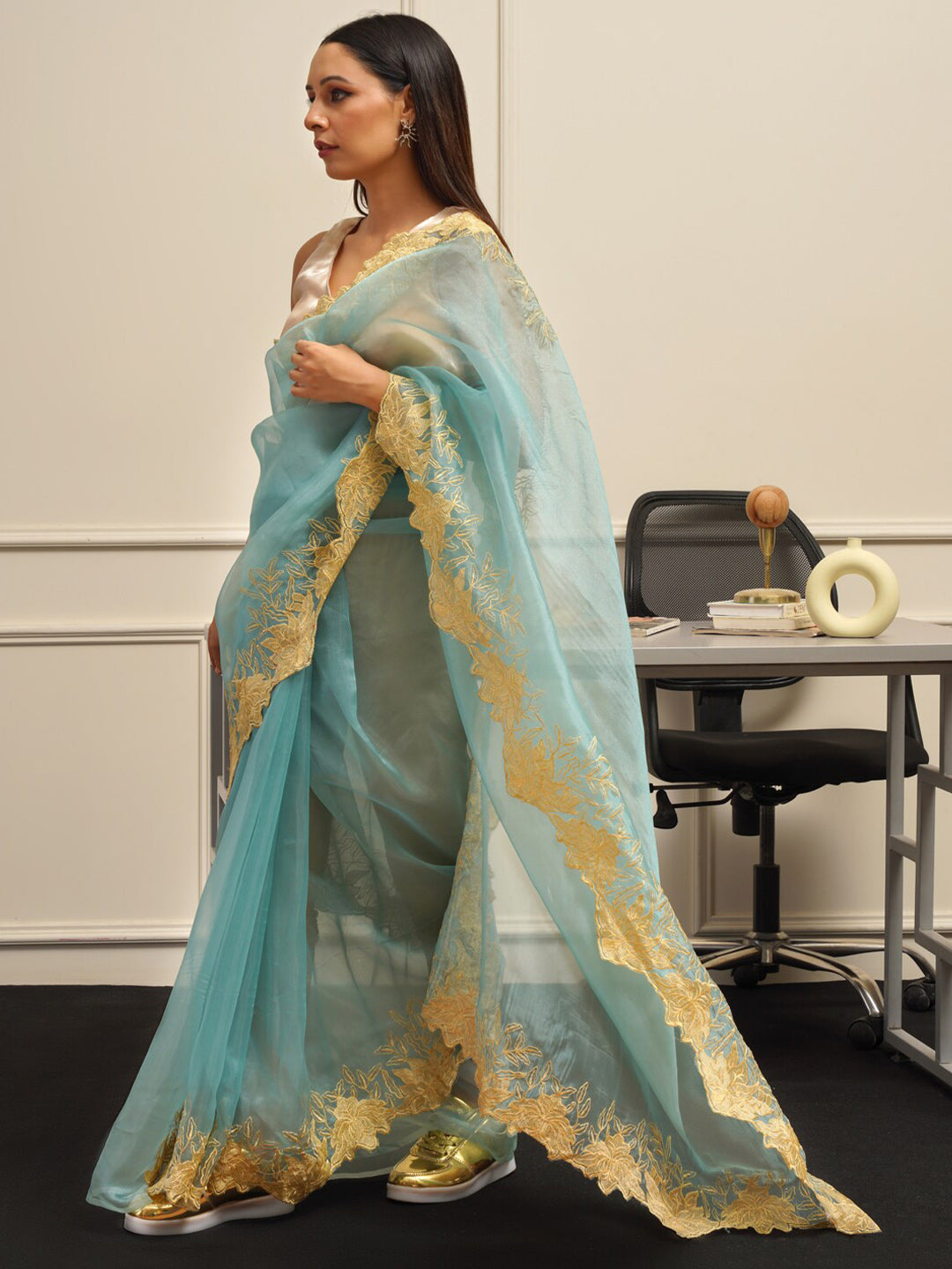 Tikhi Imli Embroidered Organza Heavy Work Saree | Swadesiicart