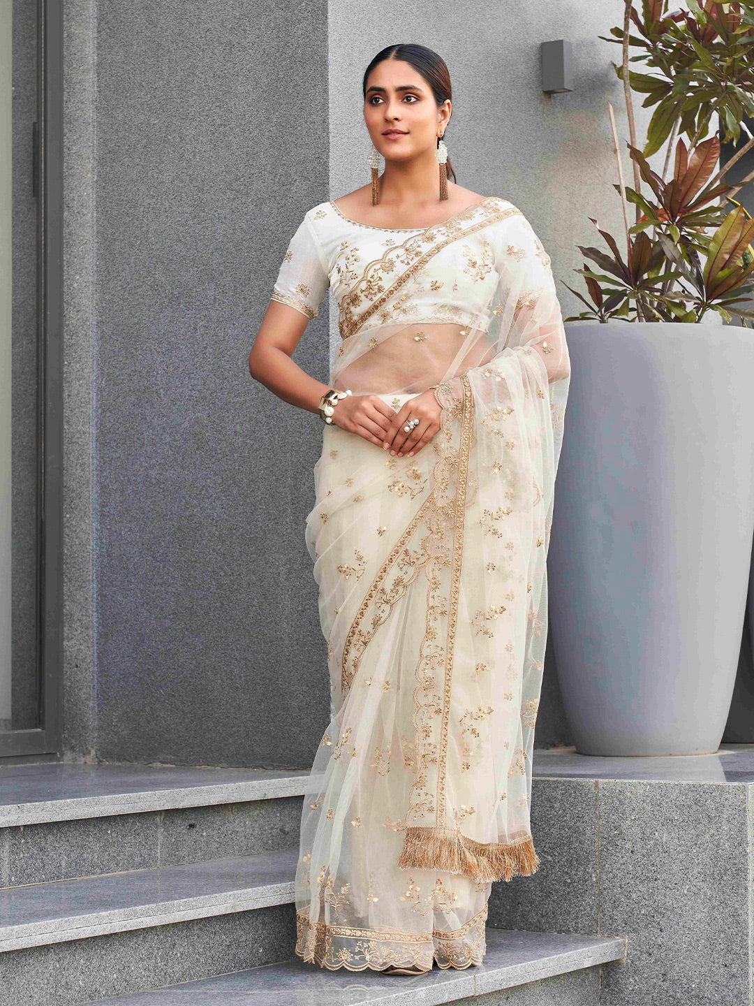 Tikhi Imli Ethnic Motifs Sequinned Embroidered Net Saree | Swadesiicart