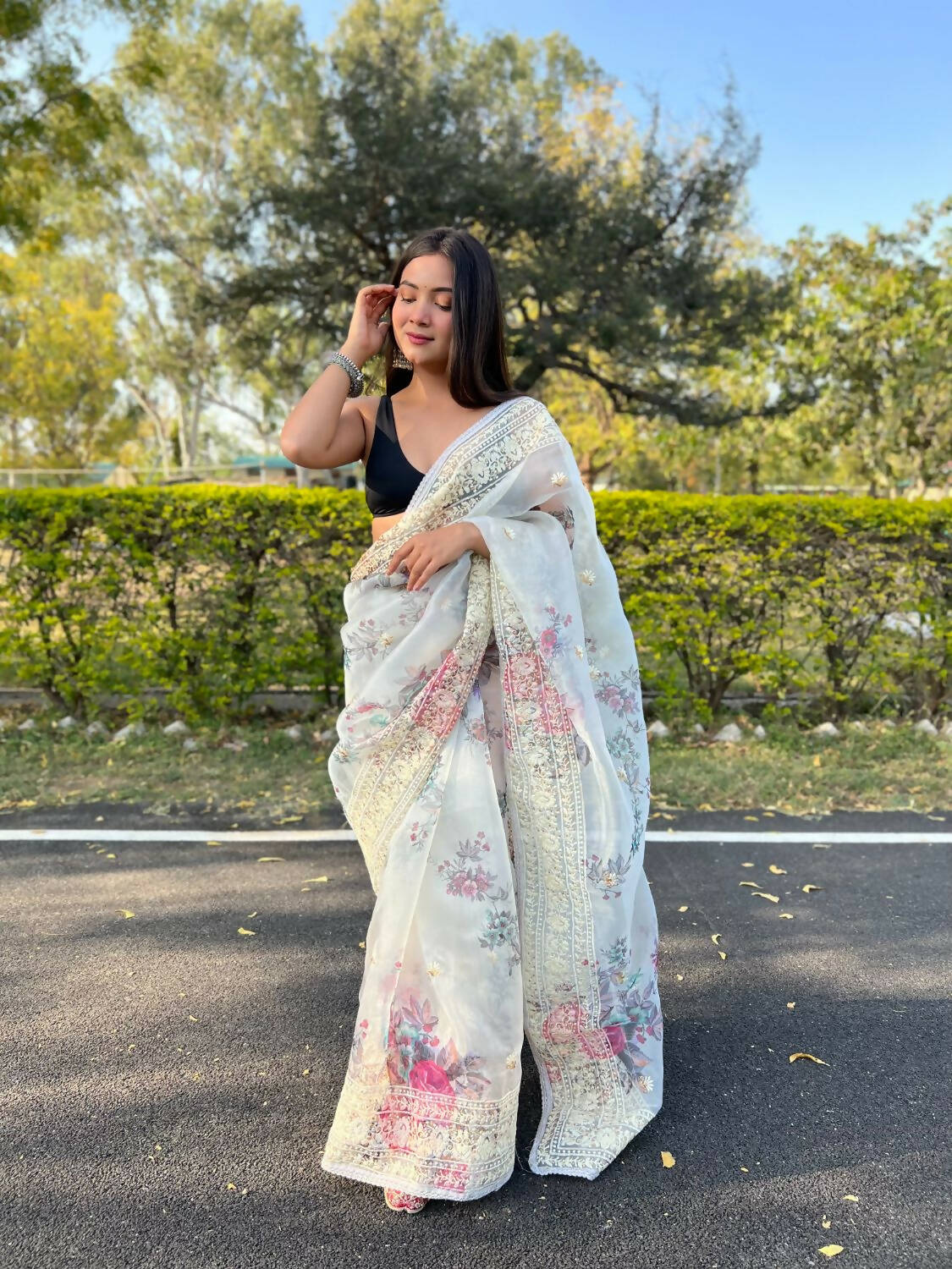 Vamsee White Organza Saree - Swadesiicart