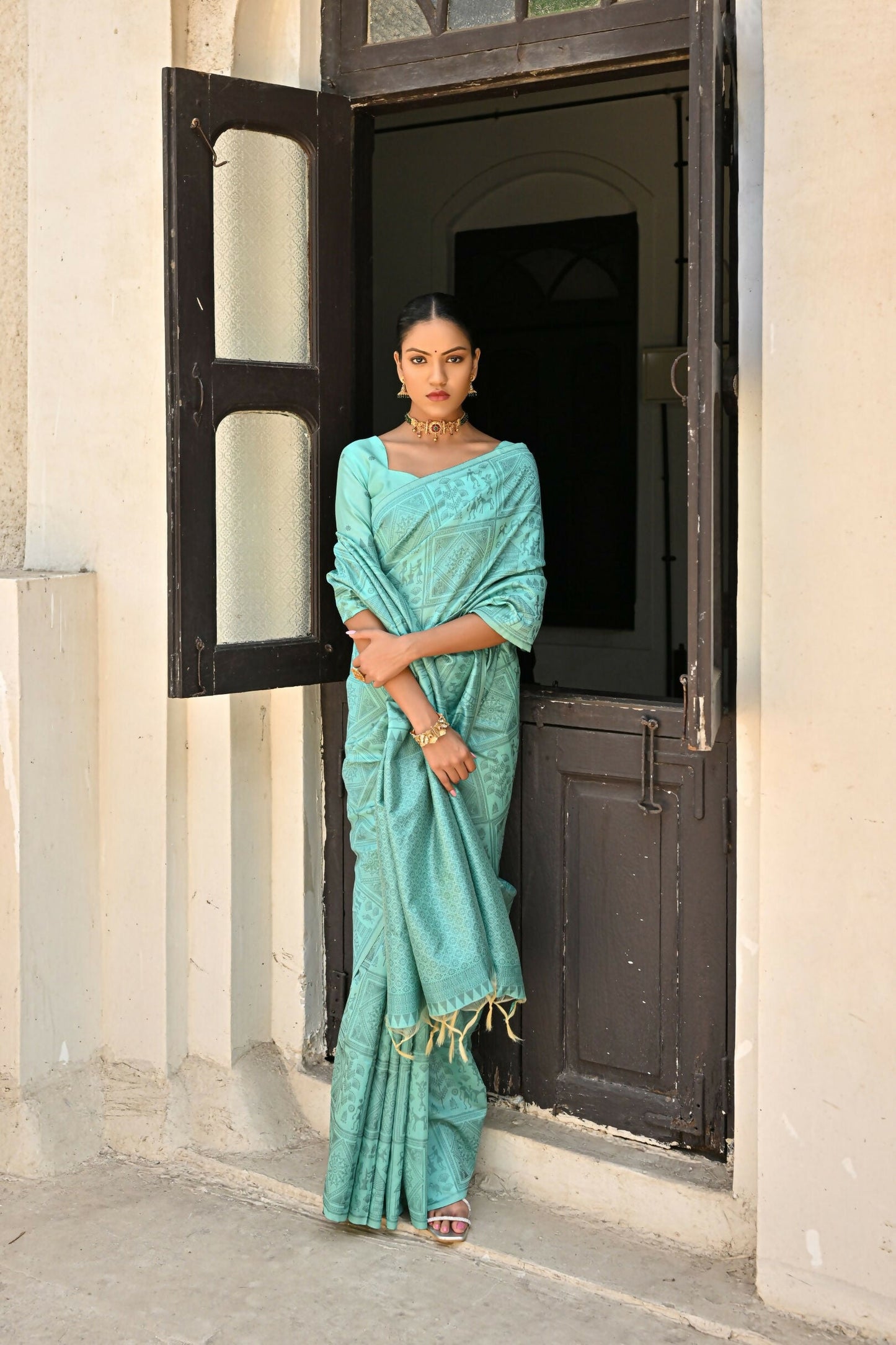 Vishnu Weaves Women's Sea-Green Handloom Raw Silk Saree with Blouse - Swadesiicart