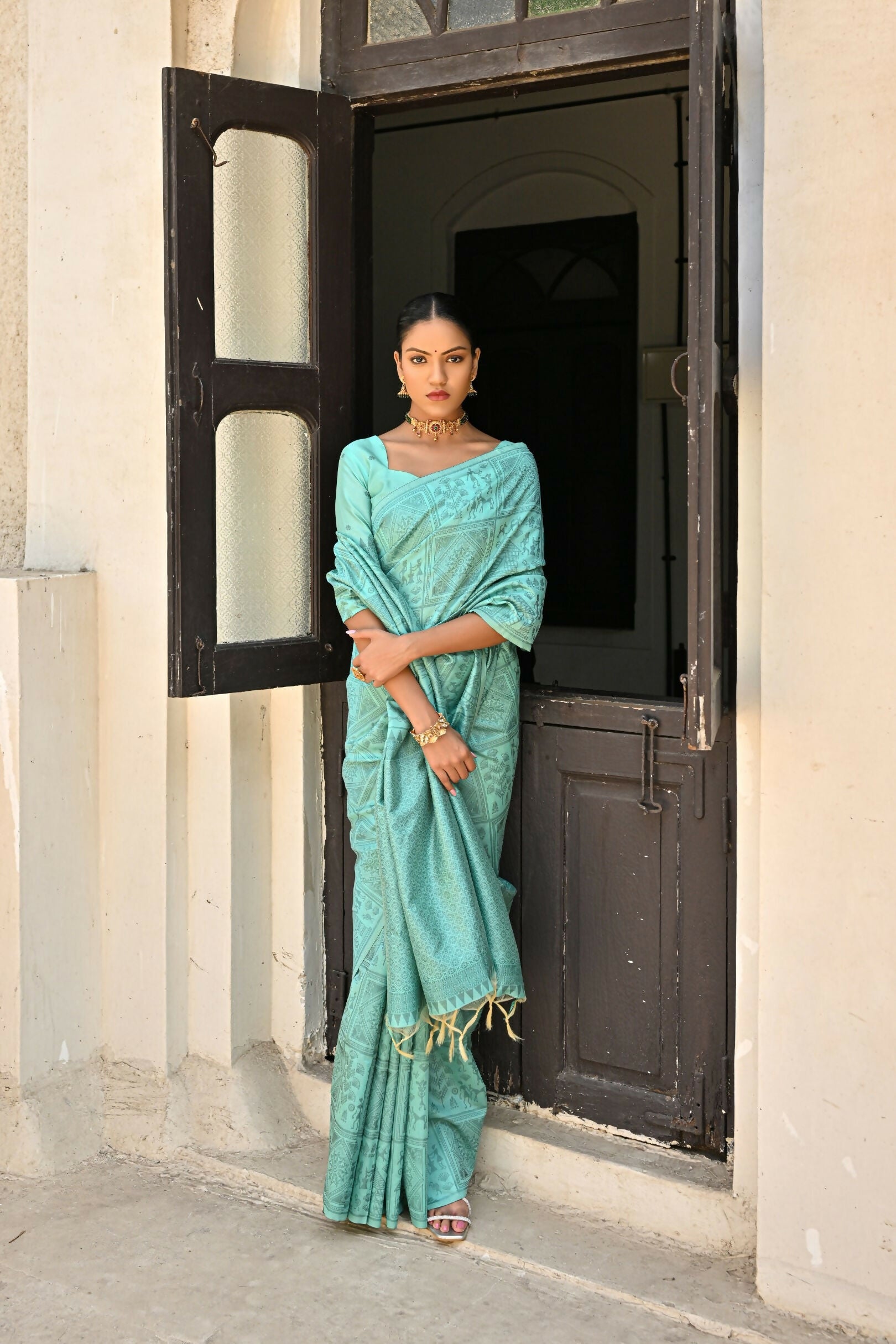 Vishnu Weaves Women's Sea-Green Handloom Raw Silk Saree with Blouse - Swadesiicart