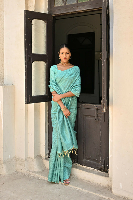 Vishnu Weaves Women's Sea-Green Handloom Raw Silk Saree with Blouse - Swadesiicart