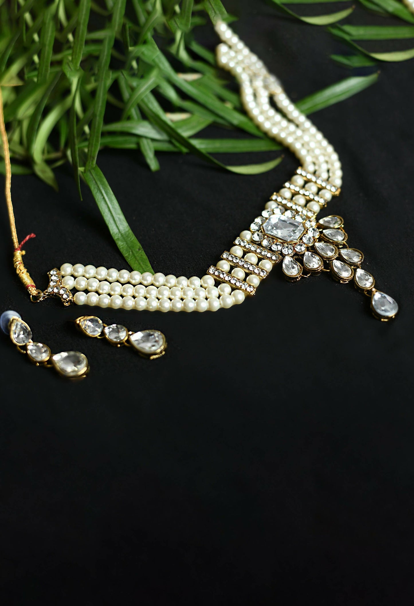 Mominos Fashion Johar Kamal Gold-Polished Brass Finish Kundan/Stone Choker For Women (White) | Swadesiicart