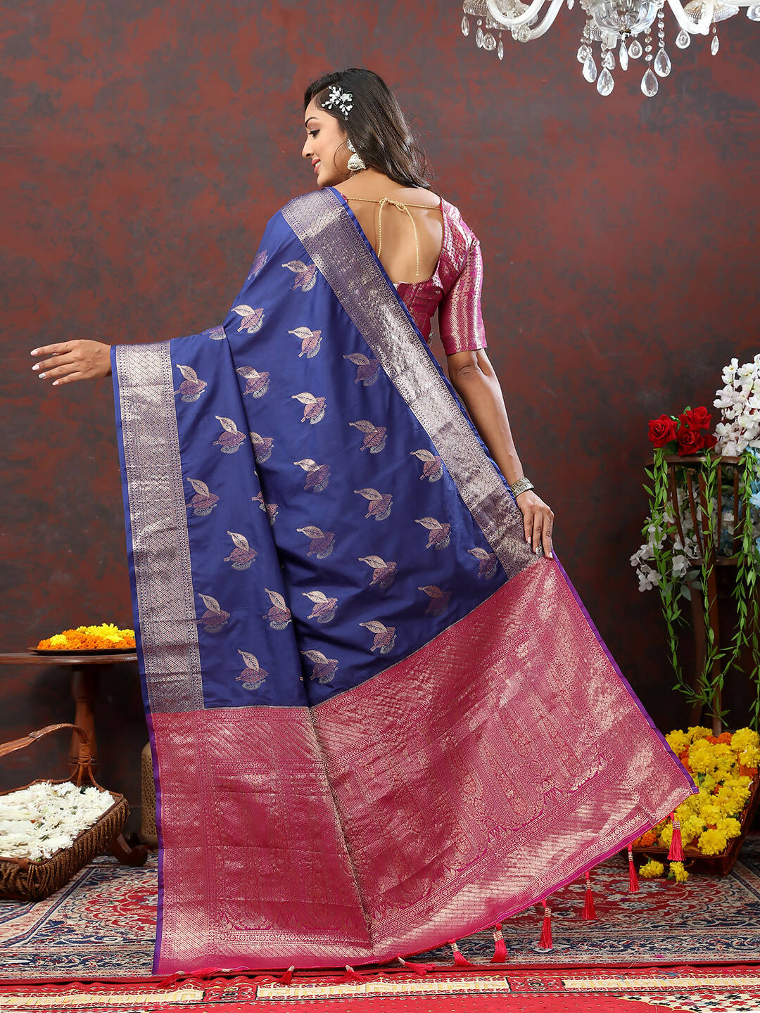 Lorenvalley Fashion Navyblue Soft Silk Woven Design Zari Weaving Saree - Swadesiicart