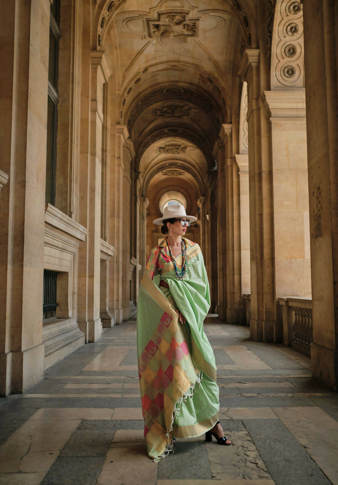Envy Greensoft Handloom Sik Zari & Thread Work, Contrast Pallu Saree - Rajtex Kube Silk - Swadesiicart