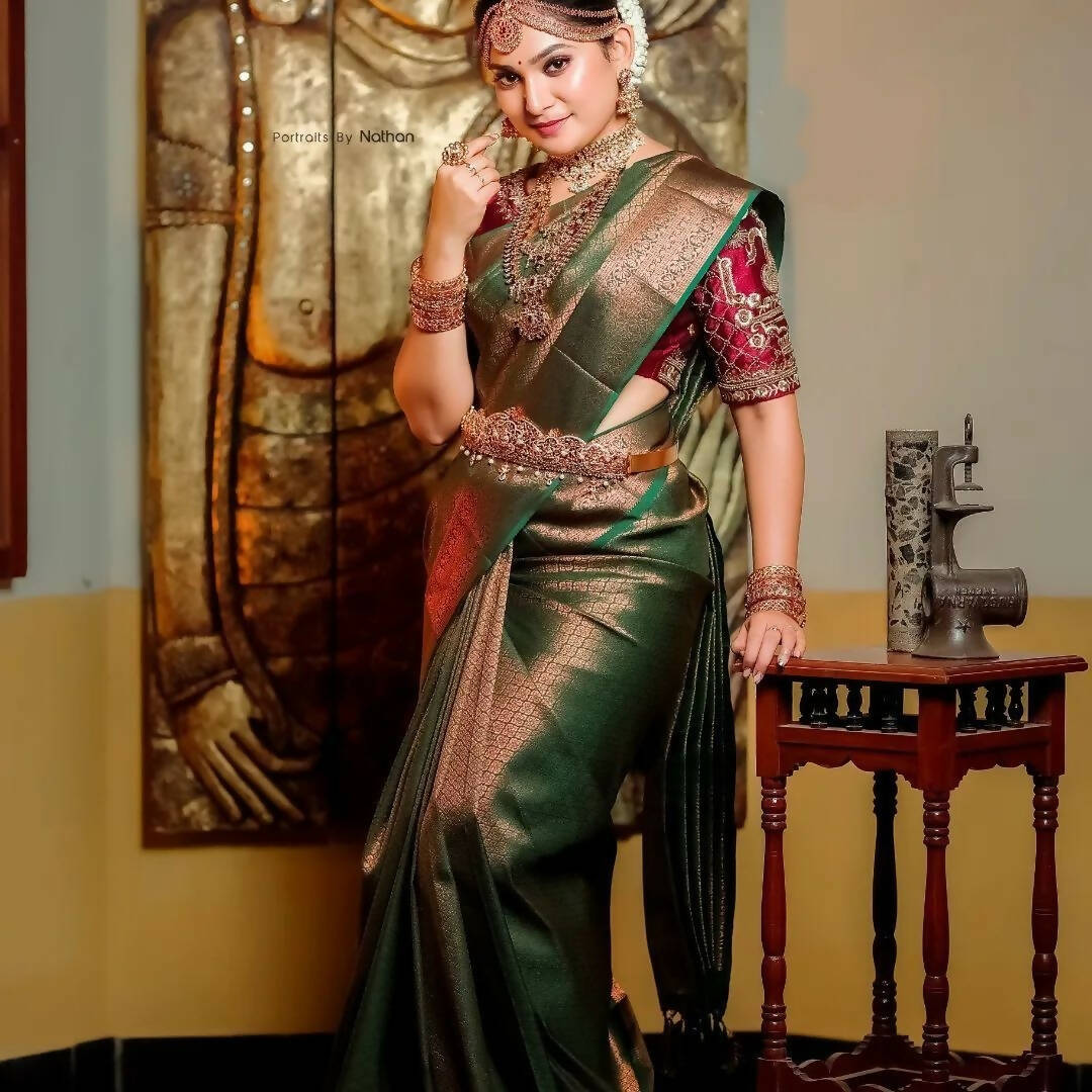 DEIANA'S Beautiful Designer Golden zari Soft Lichi Silk Saree - Green - Swadesiicart