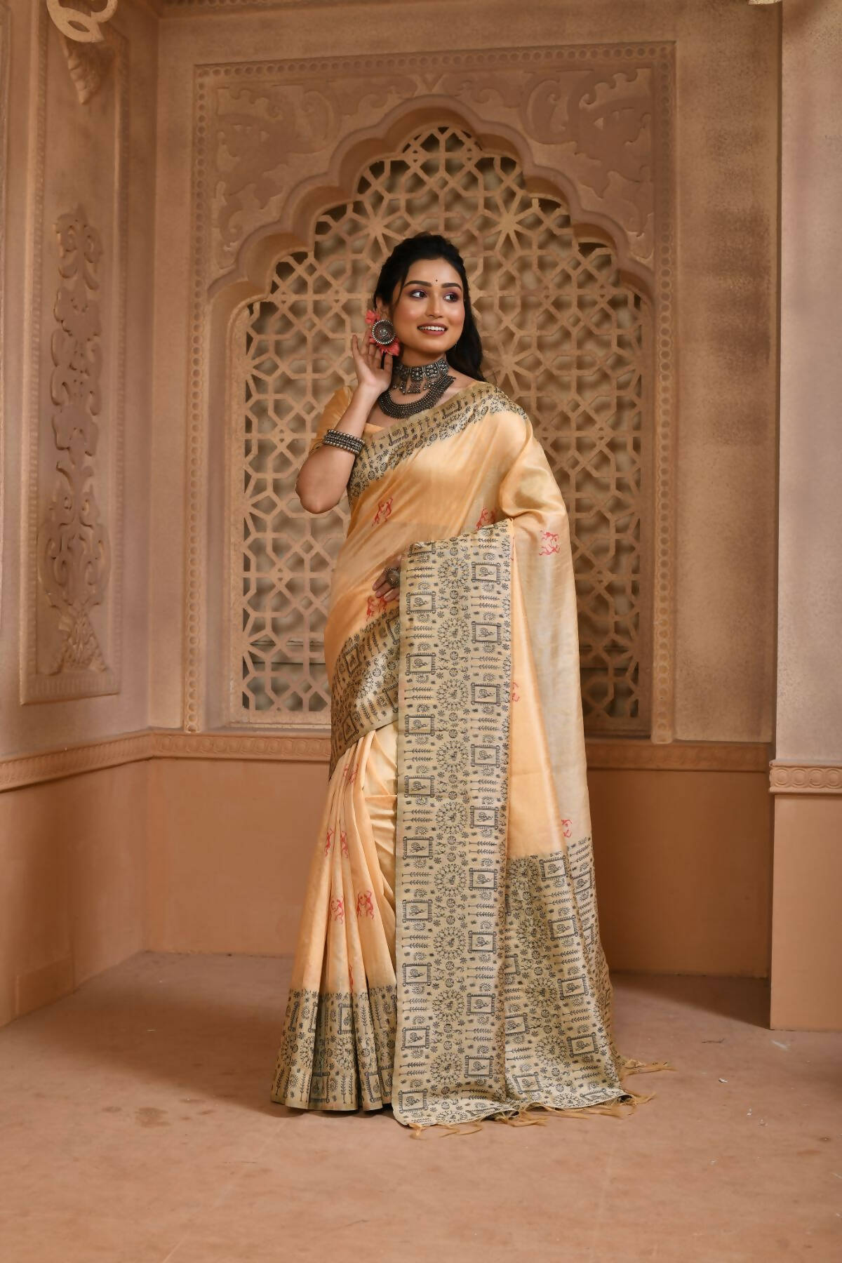 Vishnu Weaves Women's Cream Handloom Raw Silk Woven Border Saree with Unstitched Blouse - Swadesiicart