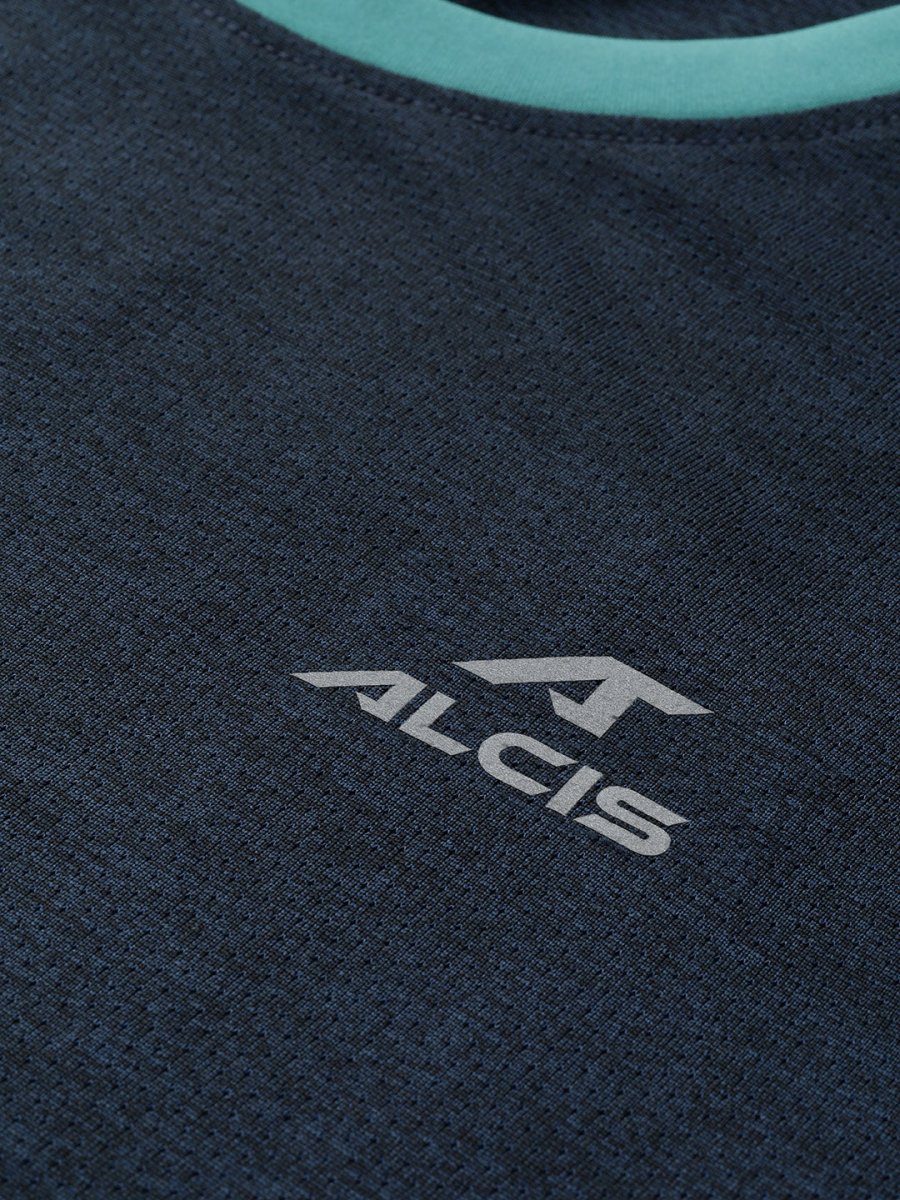 Alcis Men Colourblocked Dry Tech Slim Fit T-shirt | Swadesiicart