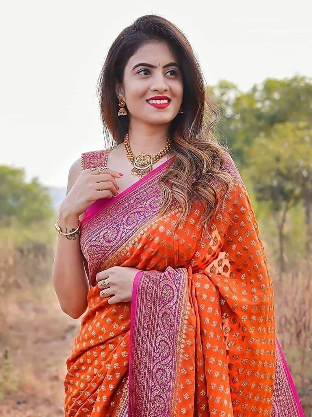 Kalini Ethnic Motif Woven Design Zari Banarasi Saree | Swadesiicart