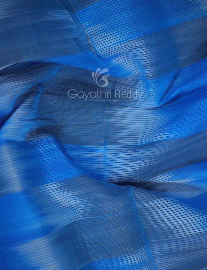 Dual Shades of Sky Blue And Maroon Mangalagiri Ikkat Cotton Saree By Gayathri Reddy Designer Studio | Swadesiicart