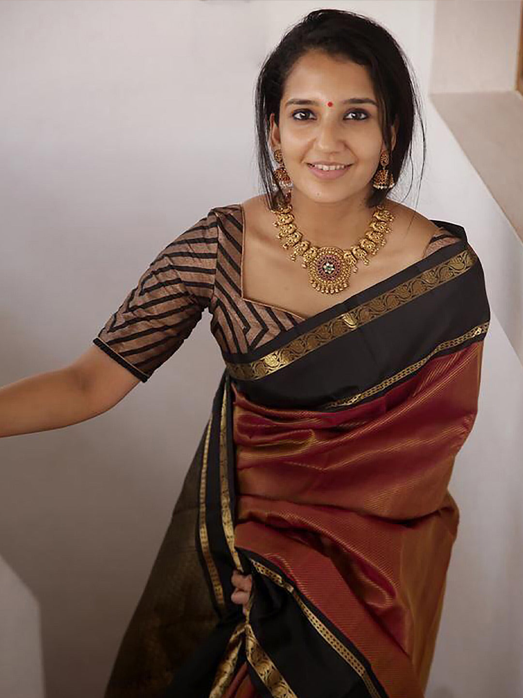 Kalini Floral Woven Design Zari Banarasi Saree | Swadesiicart