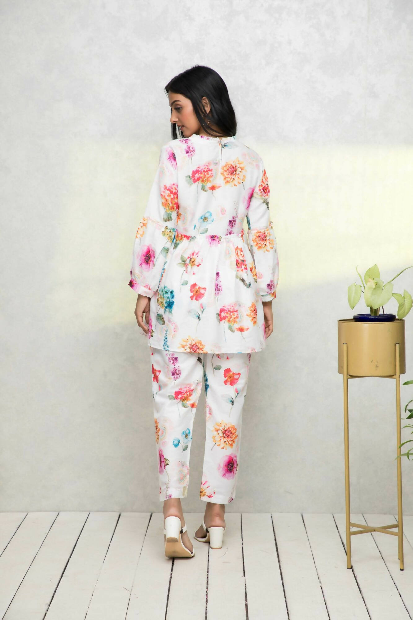 Myshka Women White Printed Romantic Florals Co-Ords - Swadesiicart