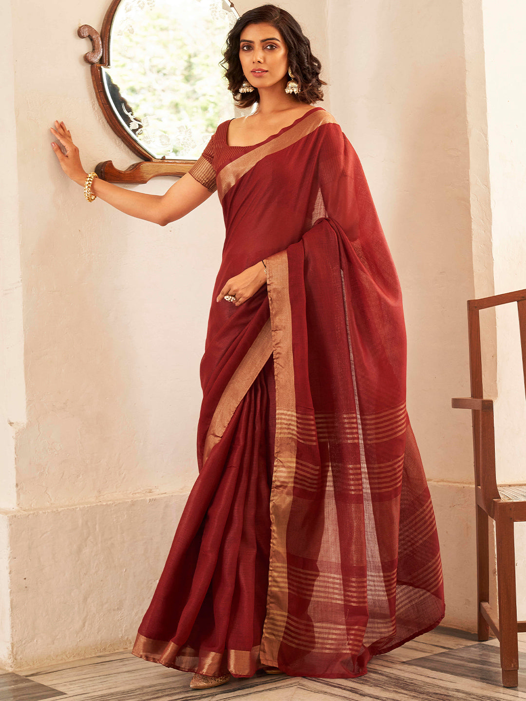 Tikhi Imli Maroon & Gold Toned Zari Woven Design Saree | Swadesiicart
