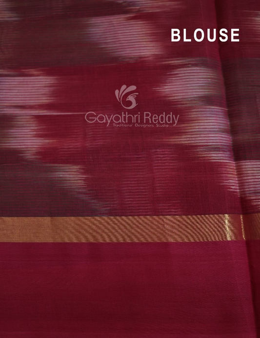 Dual Shades of Bottle Green And Maroon Mangalagiri Ikkat Cotton Saree By Gayathri Reddy Designer Studio | Swadesiicart